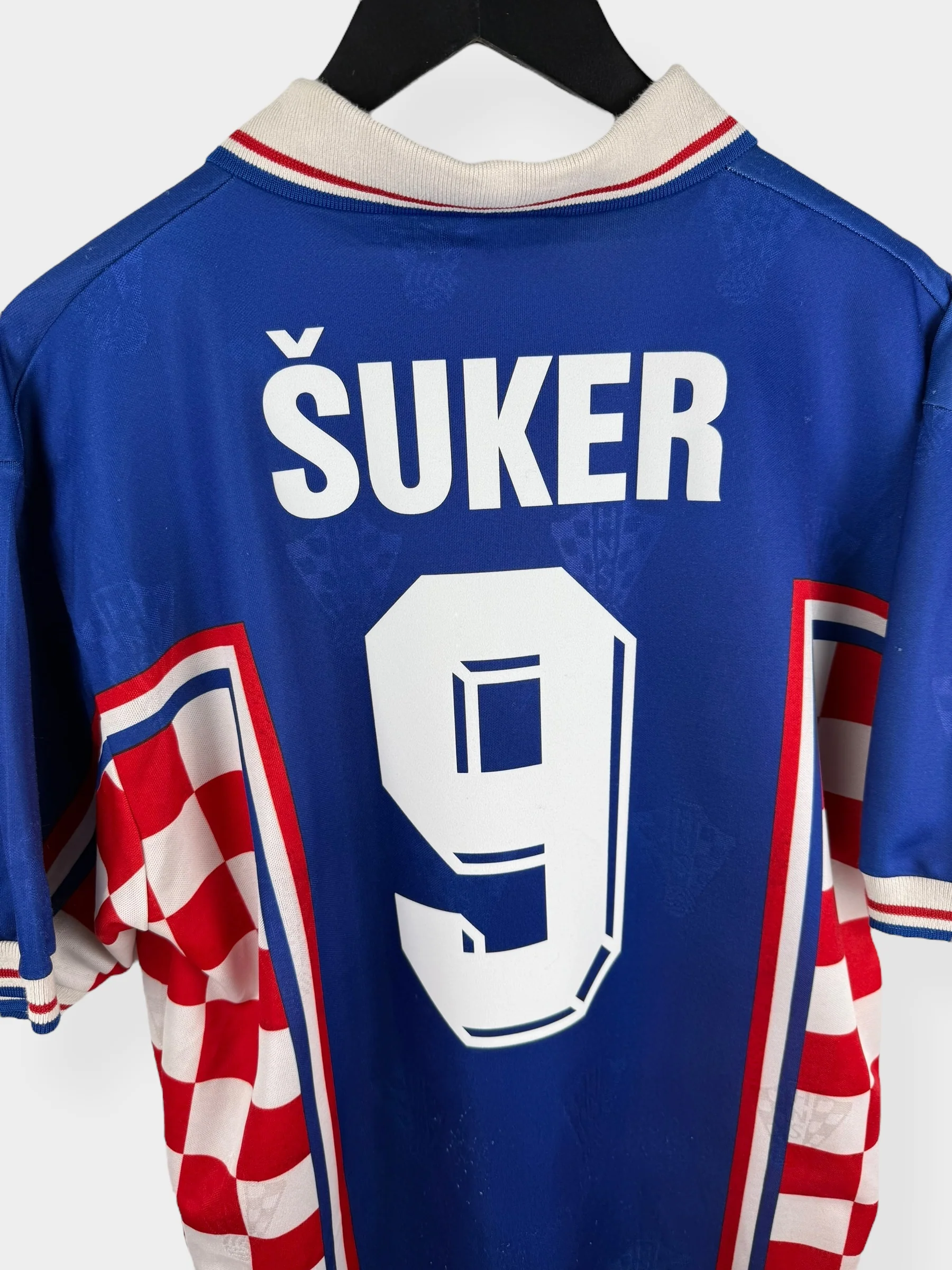 1998-01 CROATIA AWAY SHIRT SUKER #9 XL - Image 3