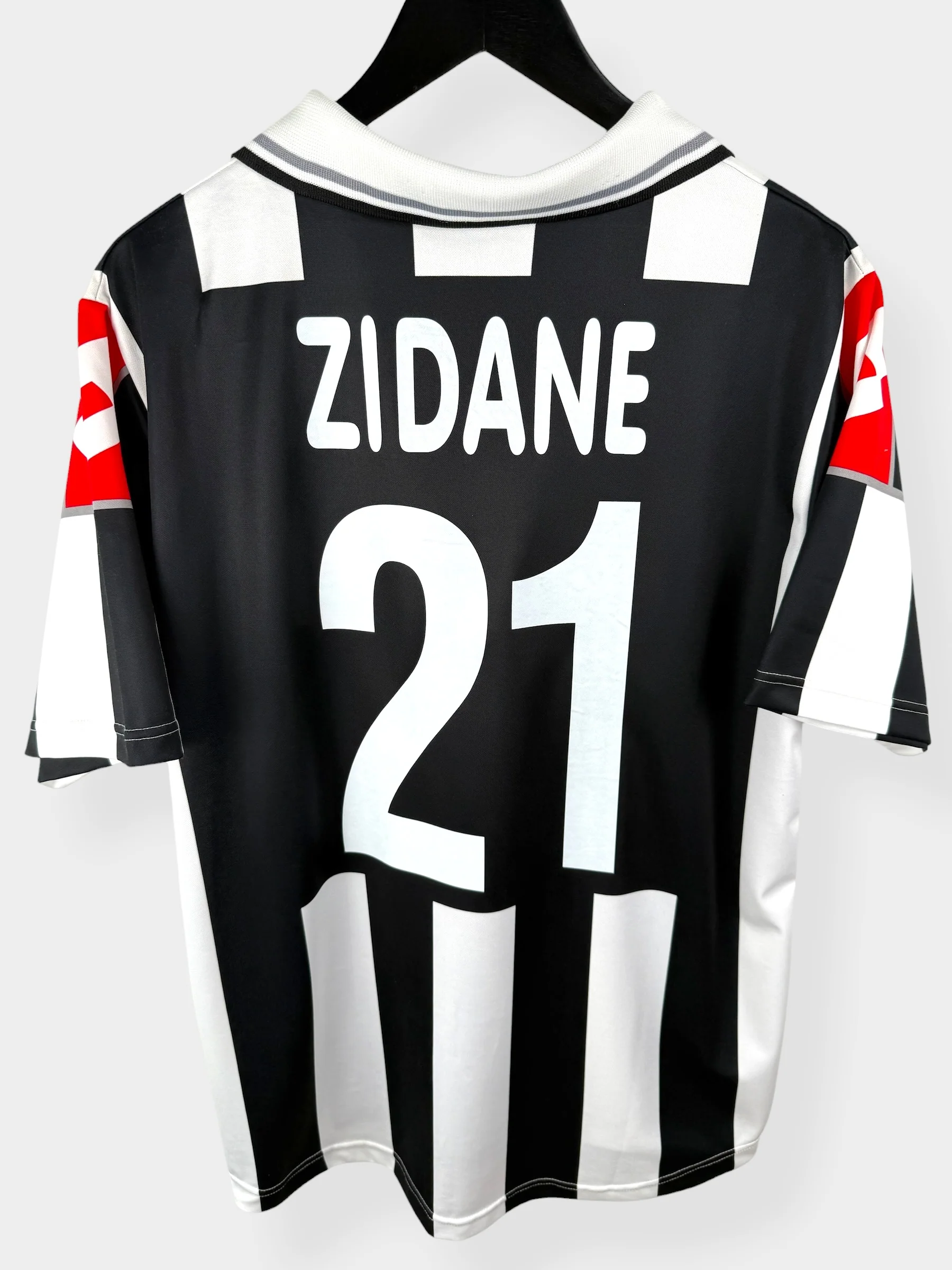 2000-01 JUVENTUS HOME SHIRT ZIDANE #21 M