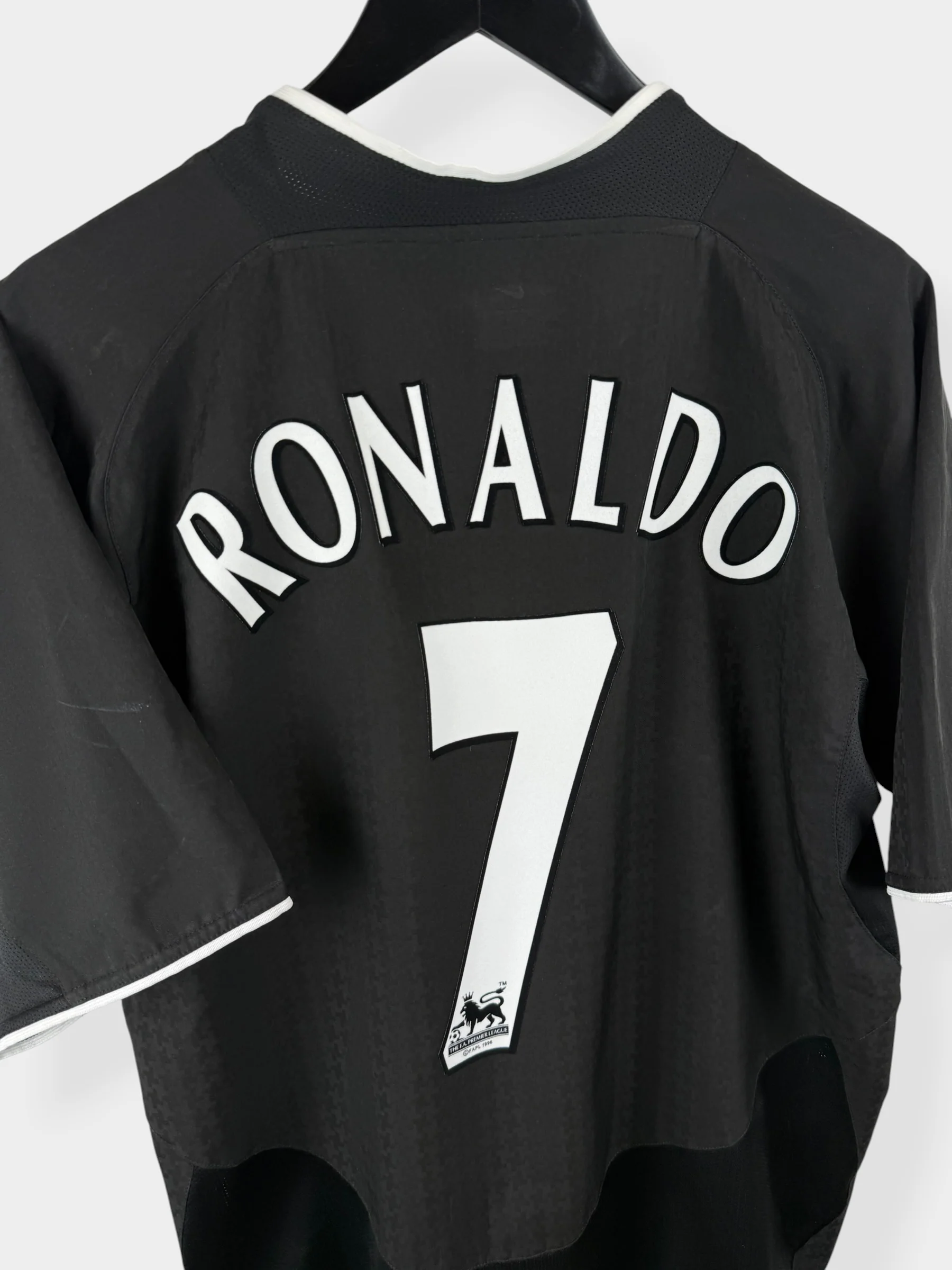 2003-05 MANCHESTER UNITED AWAY SHIRT RONALDO #7 L - Image 3