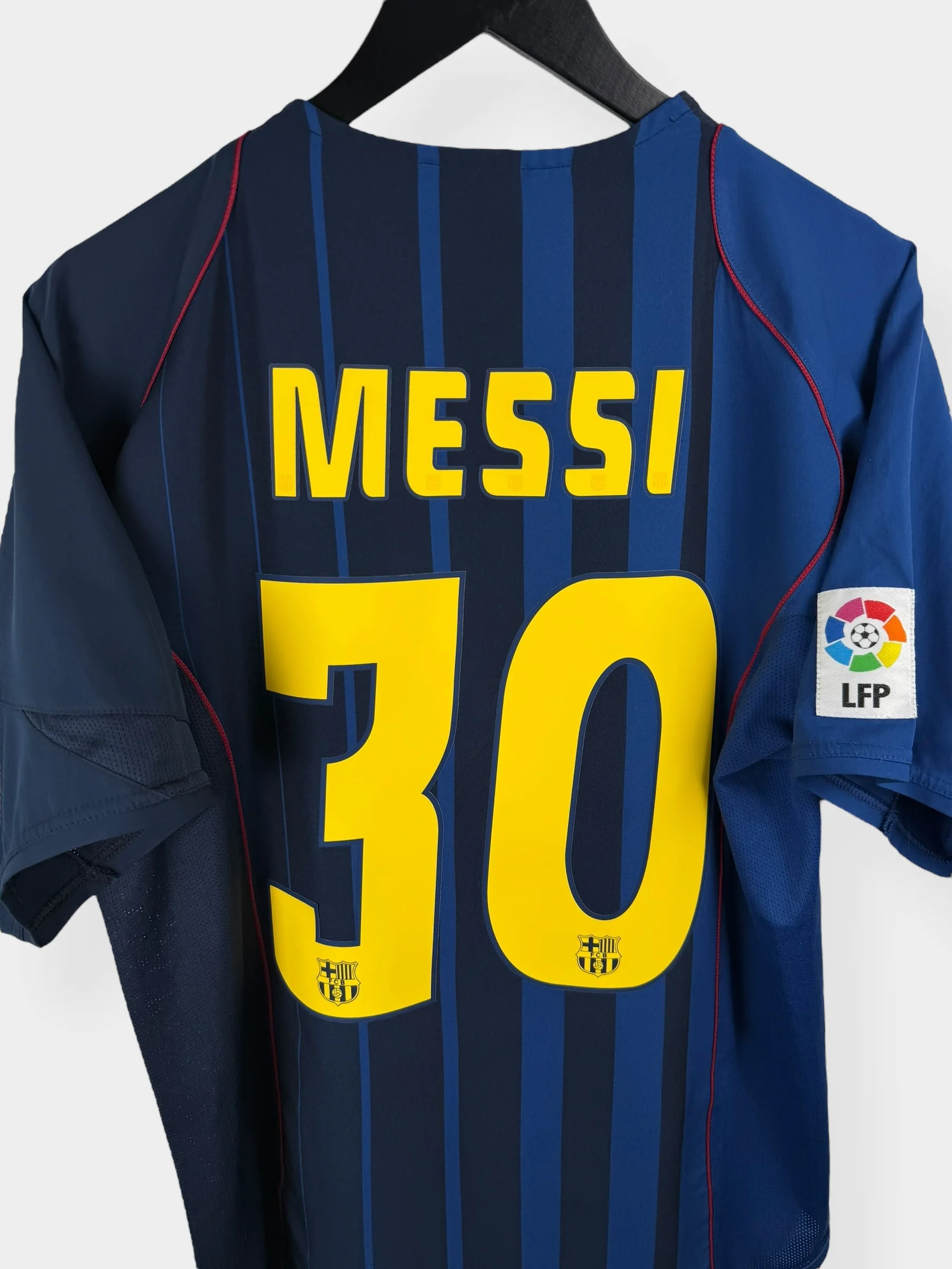 2004-05 BARCELONA AWAY SHIRT MESSI #30 M - Image 3