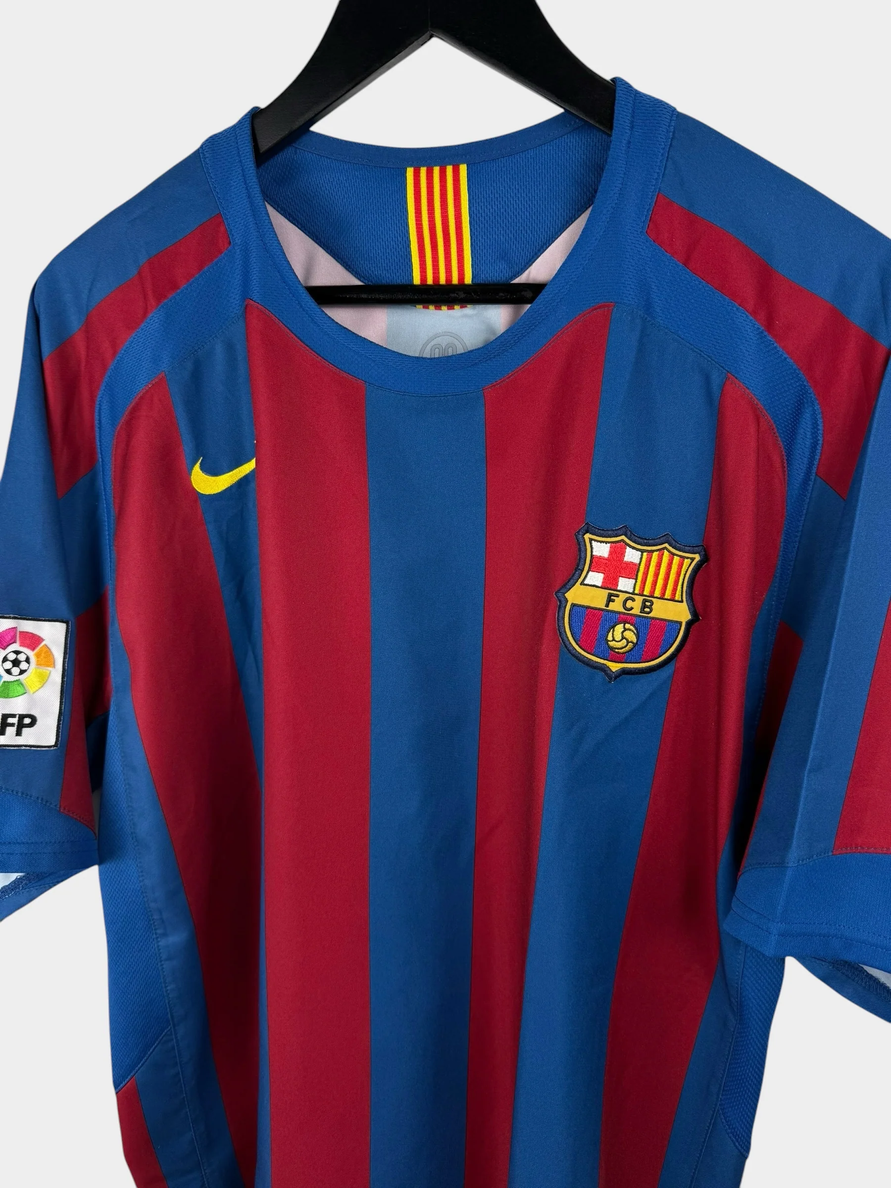 2005-06 BARCELONA HOME SHIRT RONALDINHO #10 L - Image 4