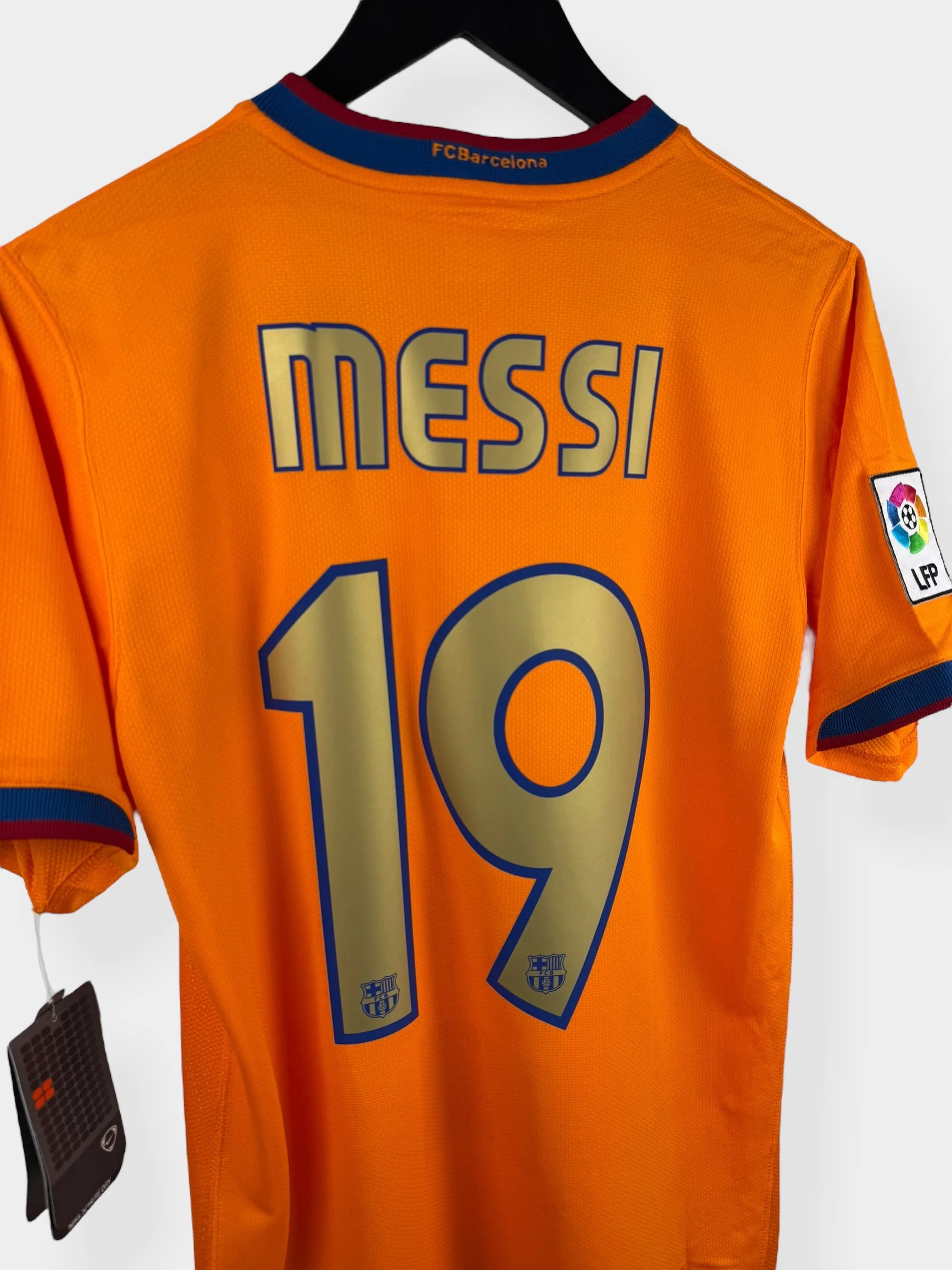 2006-07 BARCELONA AWAY SHIRT MESSI #19 S - Image 3