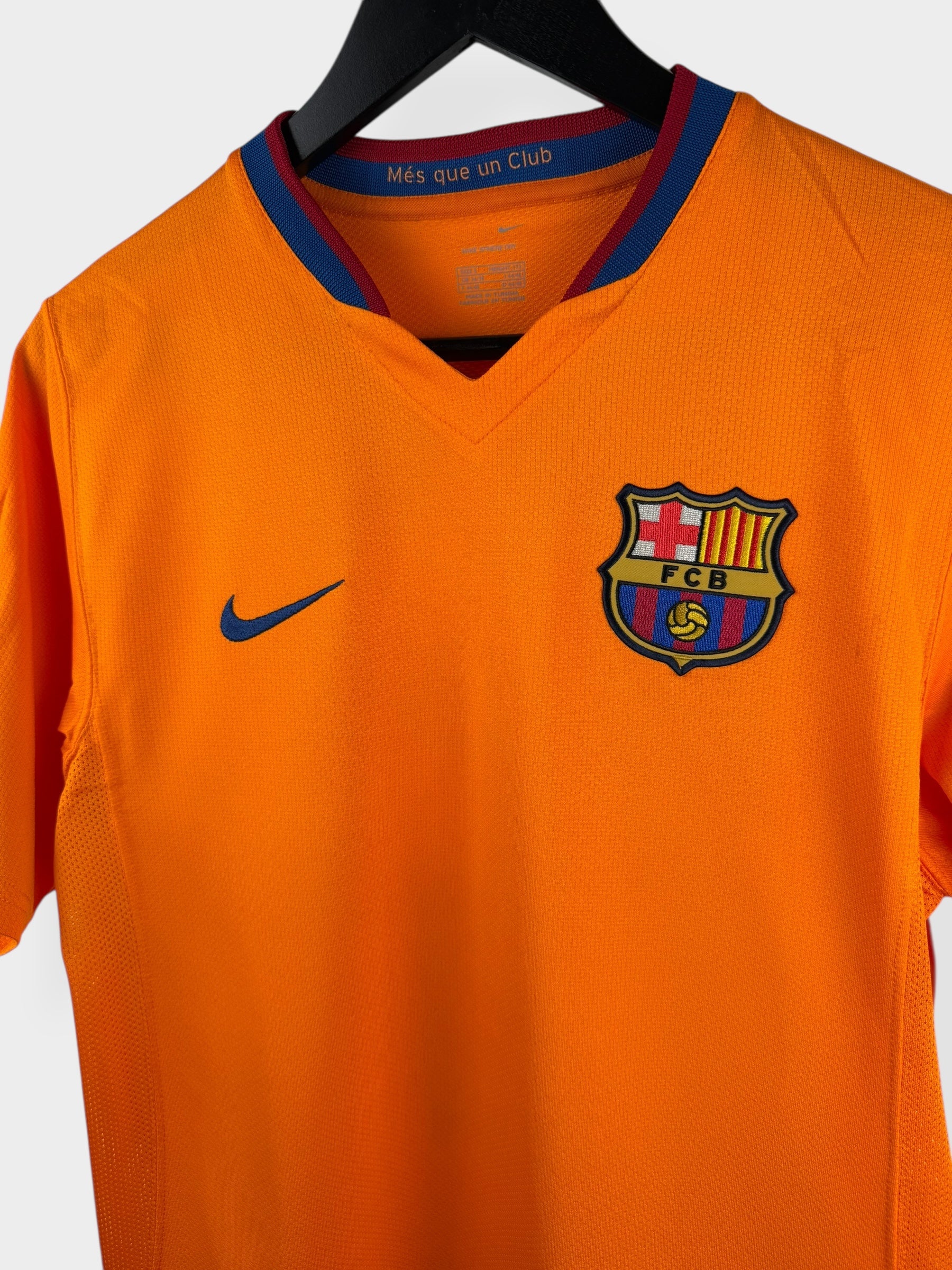 2006-07 BARCELONA AWAY SHIRT MESSI #19 S - Image 4