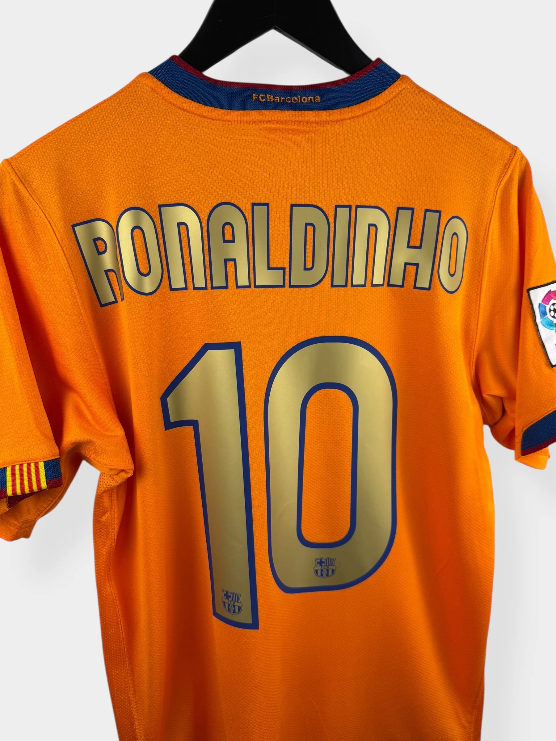 2006-08 BARCELONA AWAY SHIRT RONALDINHO #10 S - Image 3