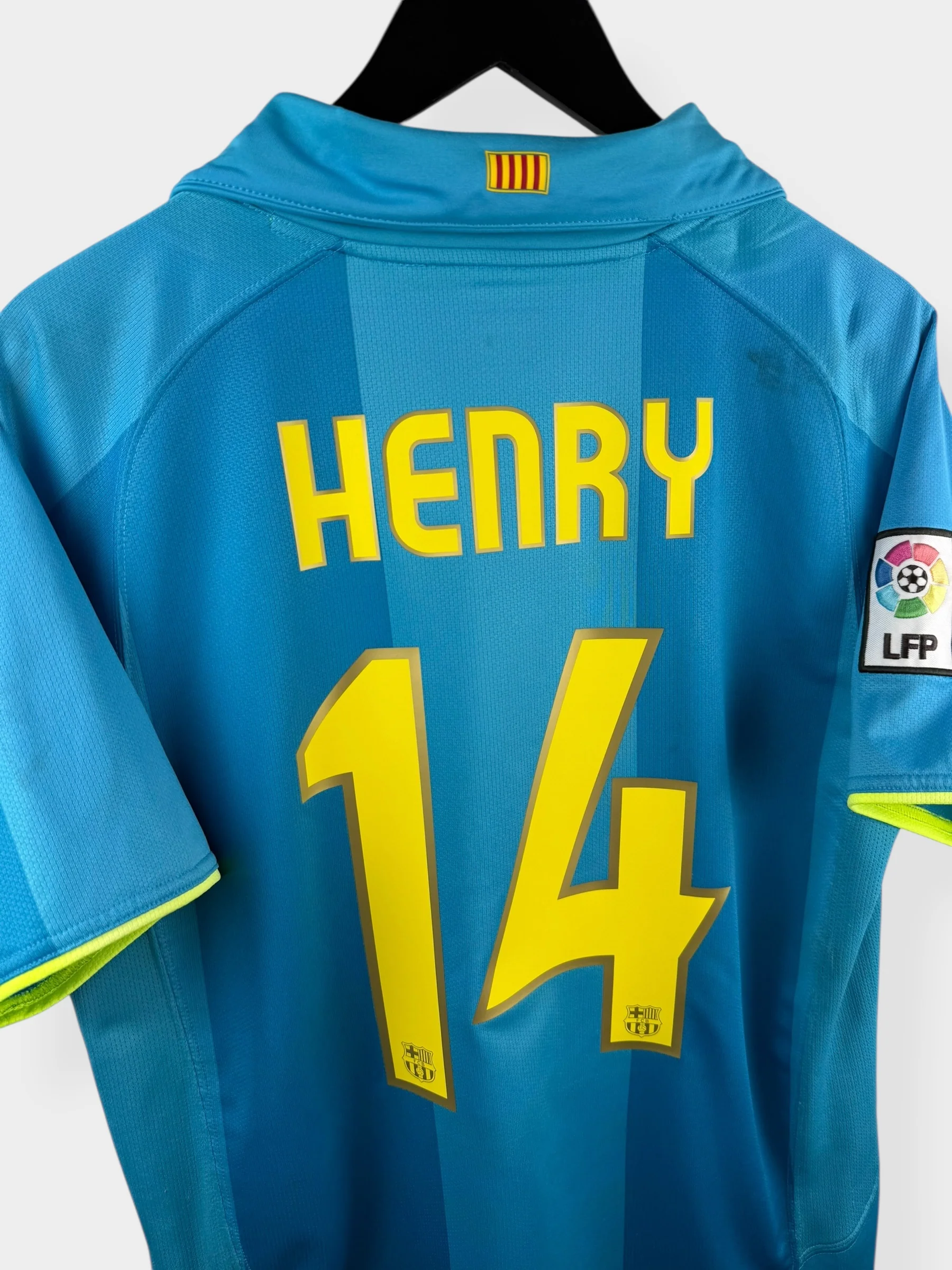 2007-08 BARCELONA AWAY SHIRT HENRY #14 S - Image 3