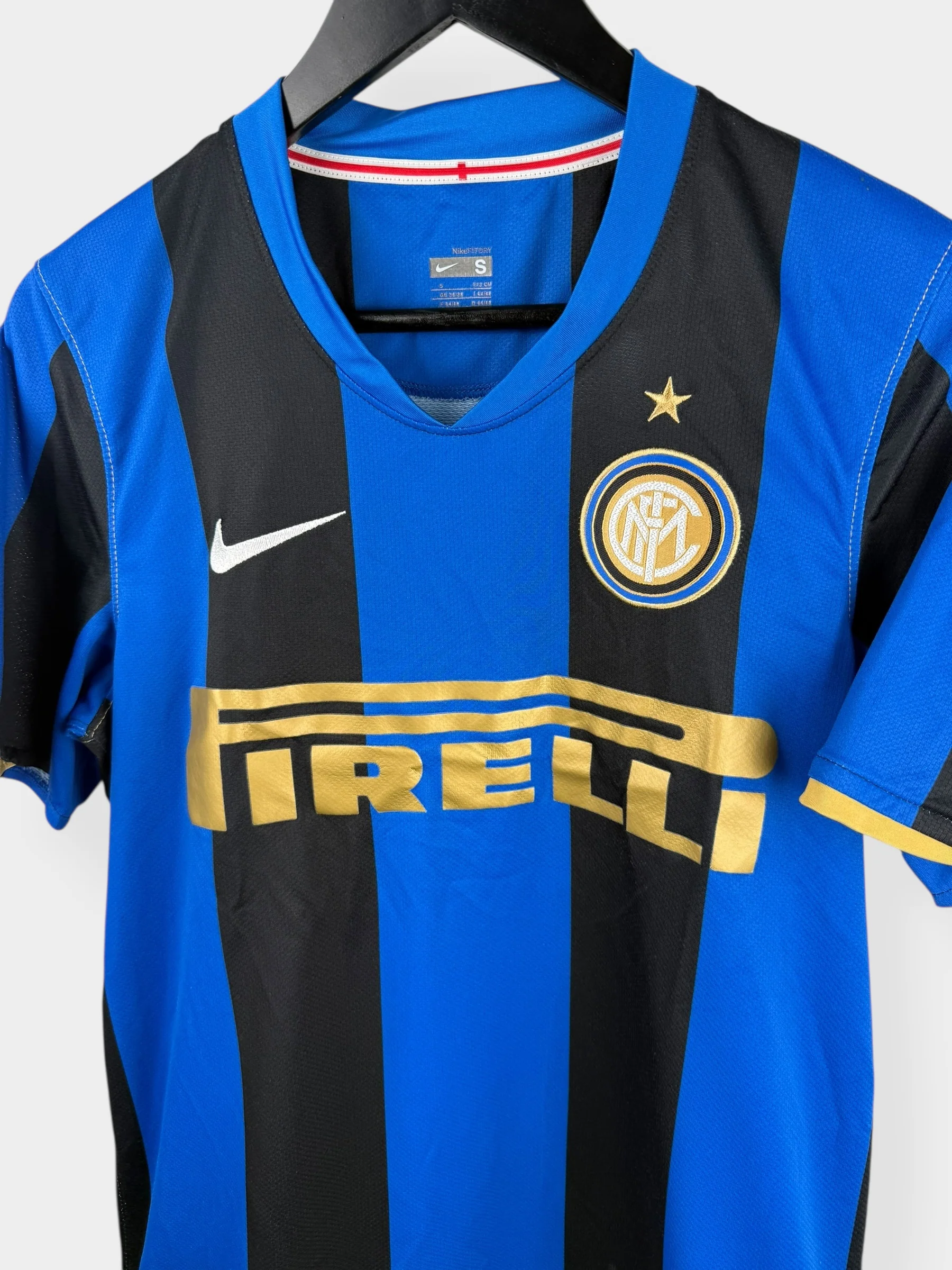 2008-09 INTER MILAN HOME SHIRT FIGO #7 S - Image 4