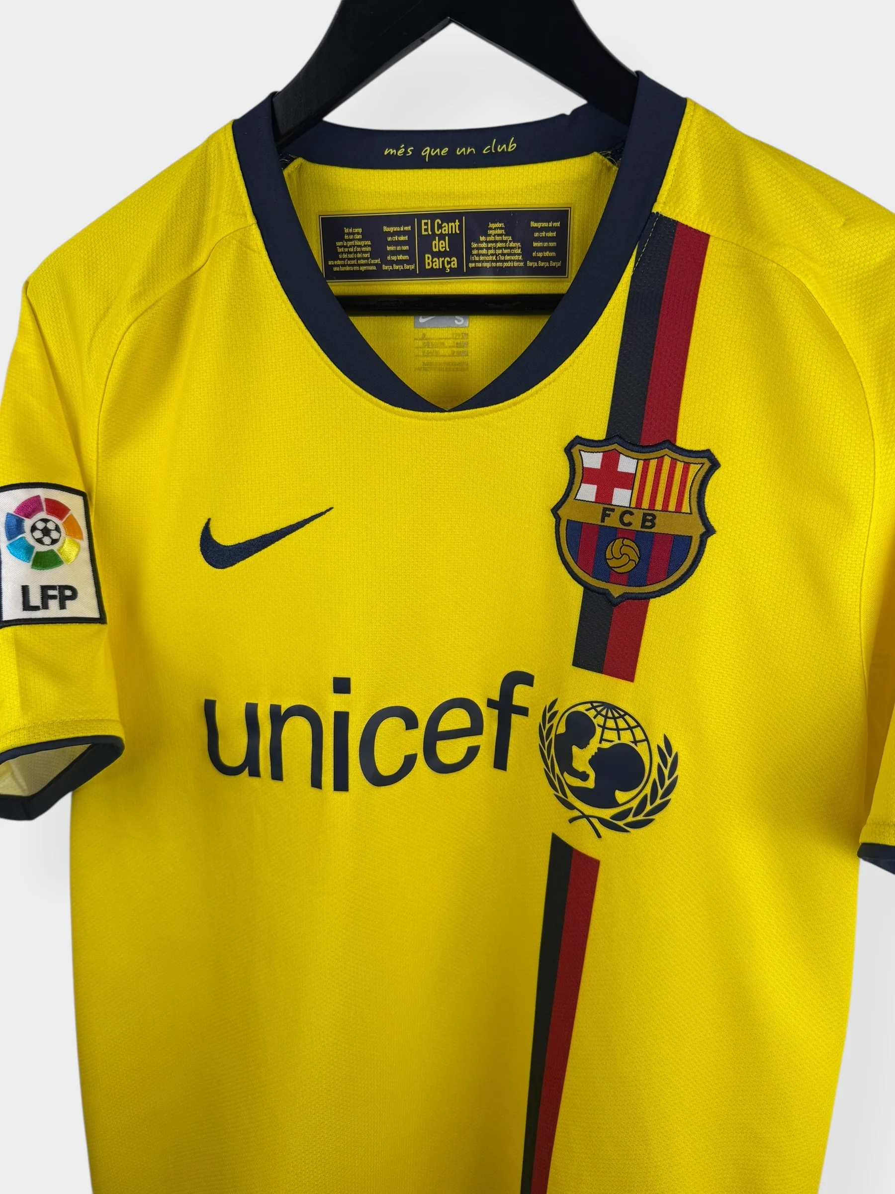 2008-10 BARCELONA AWAY SHIRT MESSI #10 S - Image 4