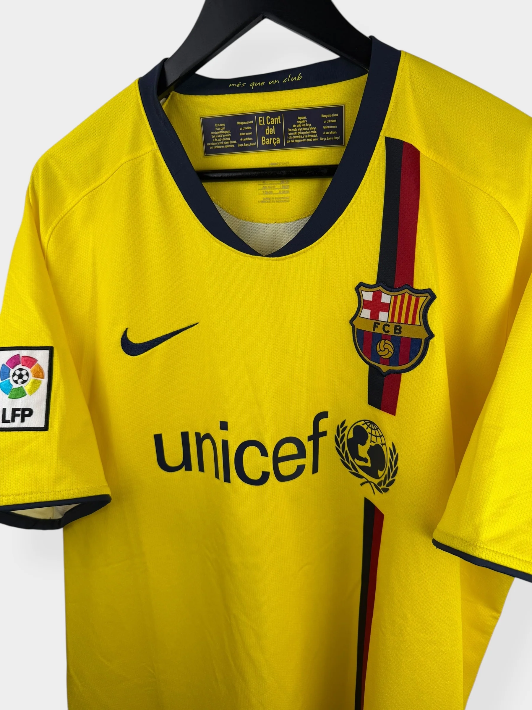 2008-10 BARCELONA AWAY SHIRT MESSI #10 XL - Image 4