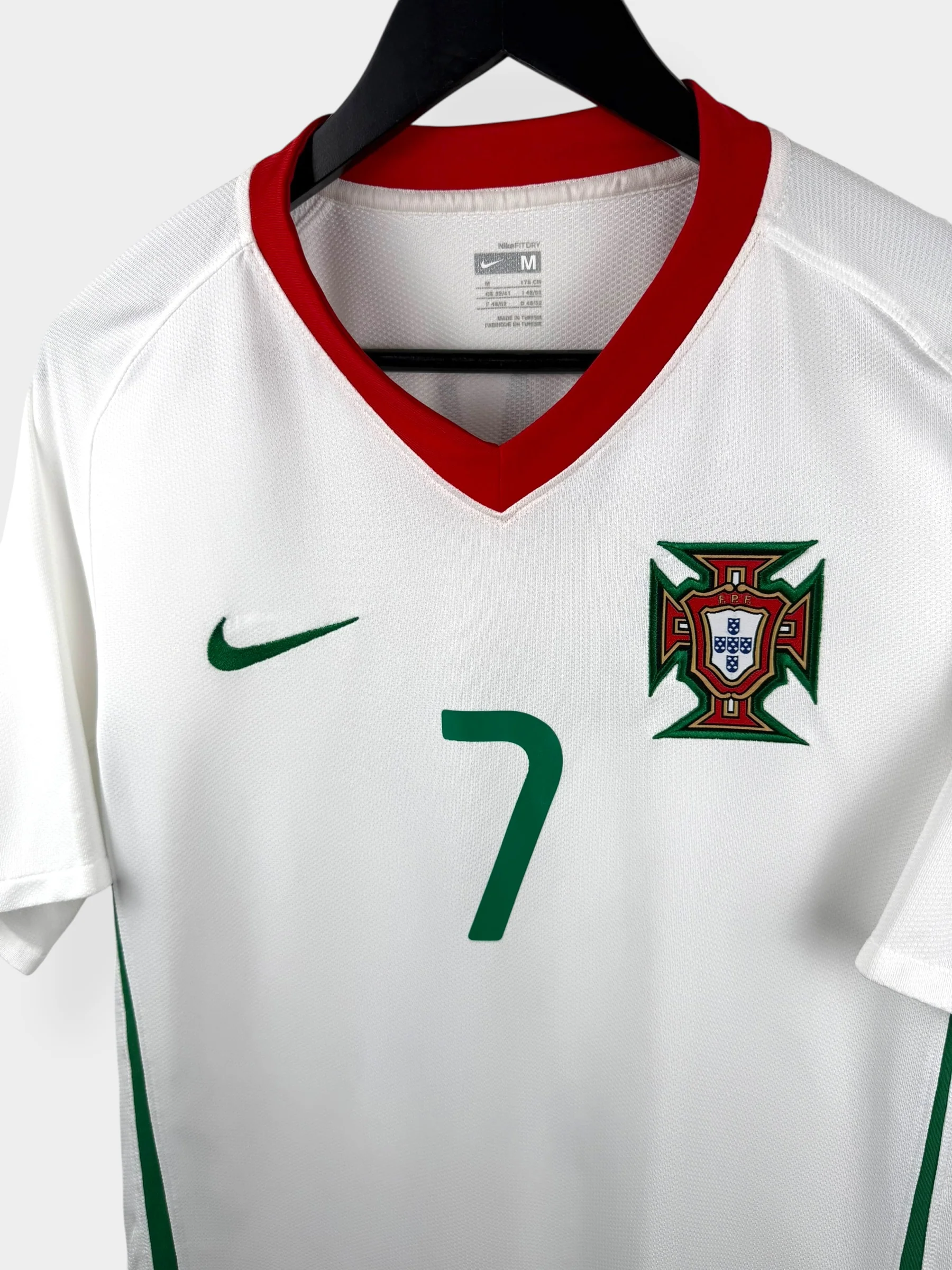 2008-10 PORTUGAL AWAY SHIRT RONALDO #7 M - Image 4