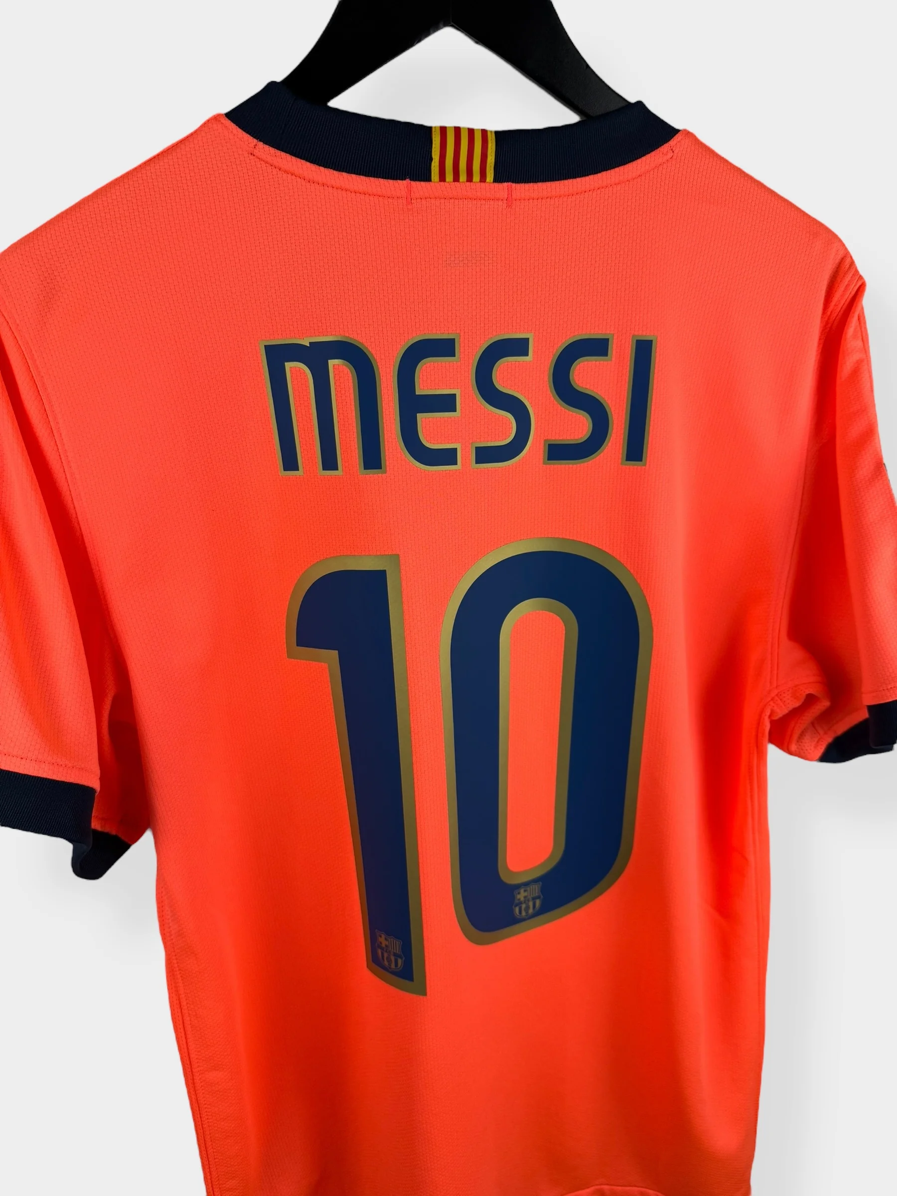 2009-10 BARCELONA AWAY SHIRT MESSI #10 S - Image 3