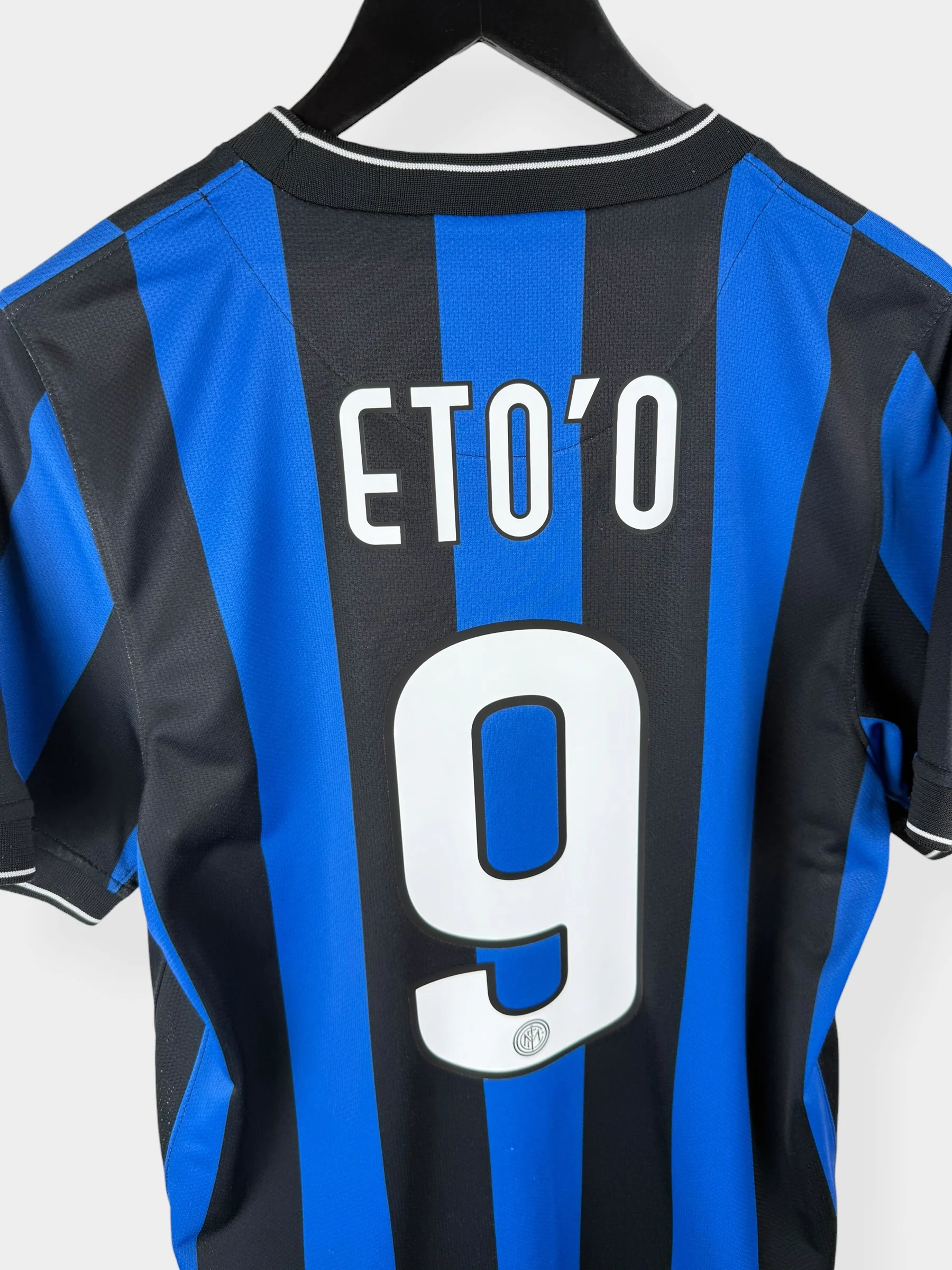 2009-10 INTER MILAN HOME SHIRT ETO'O #9 S - Image 3
