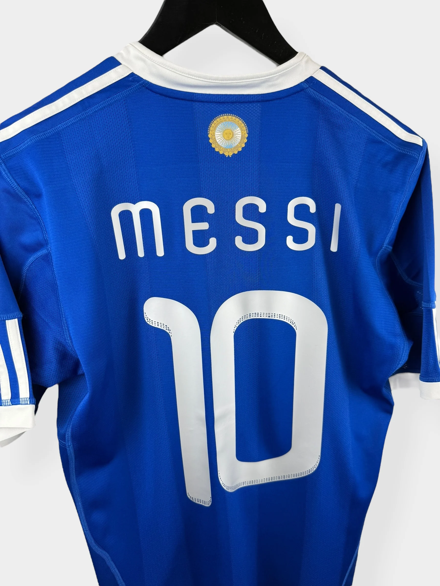 2010-11 ARGENTINA AWAY SHIRT MESSI #10 S - Image 3