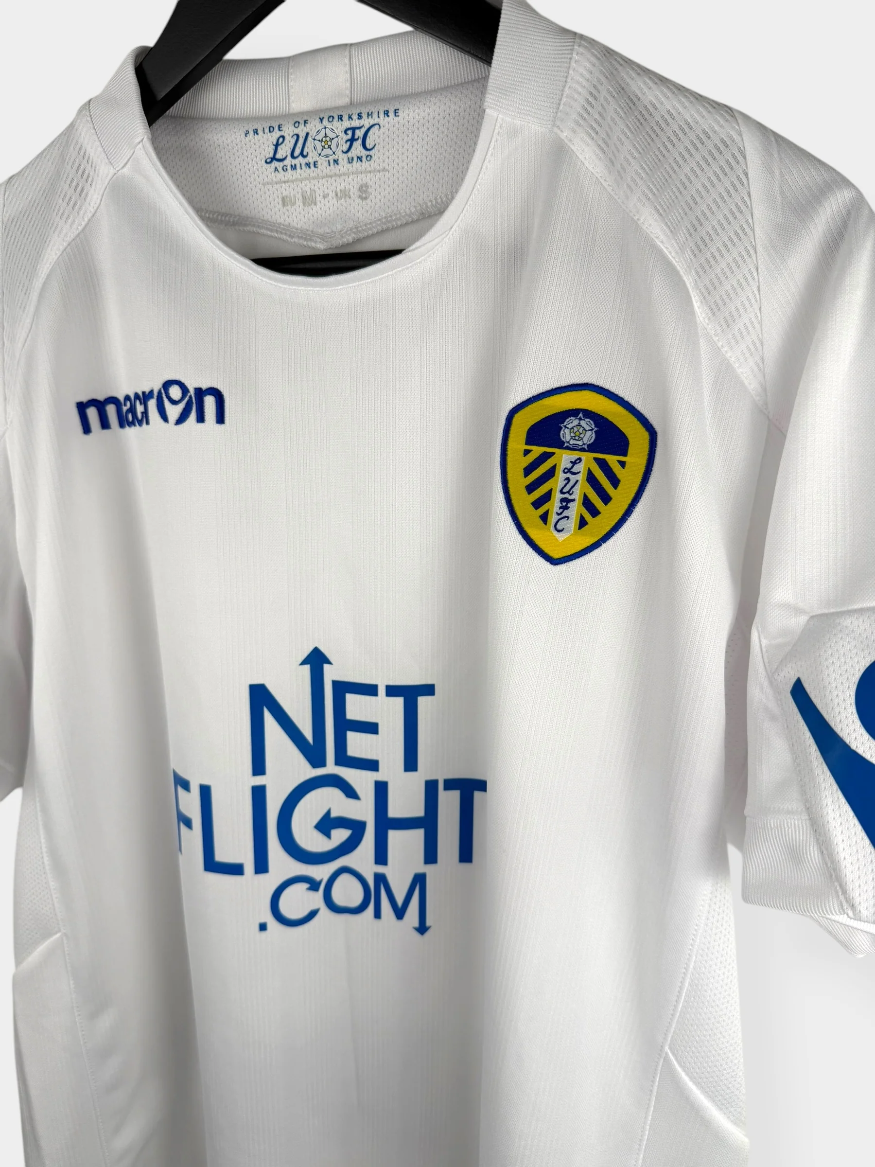 2010-11 LEEDS UNITED HOME SHIRT M - Image 4