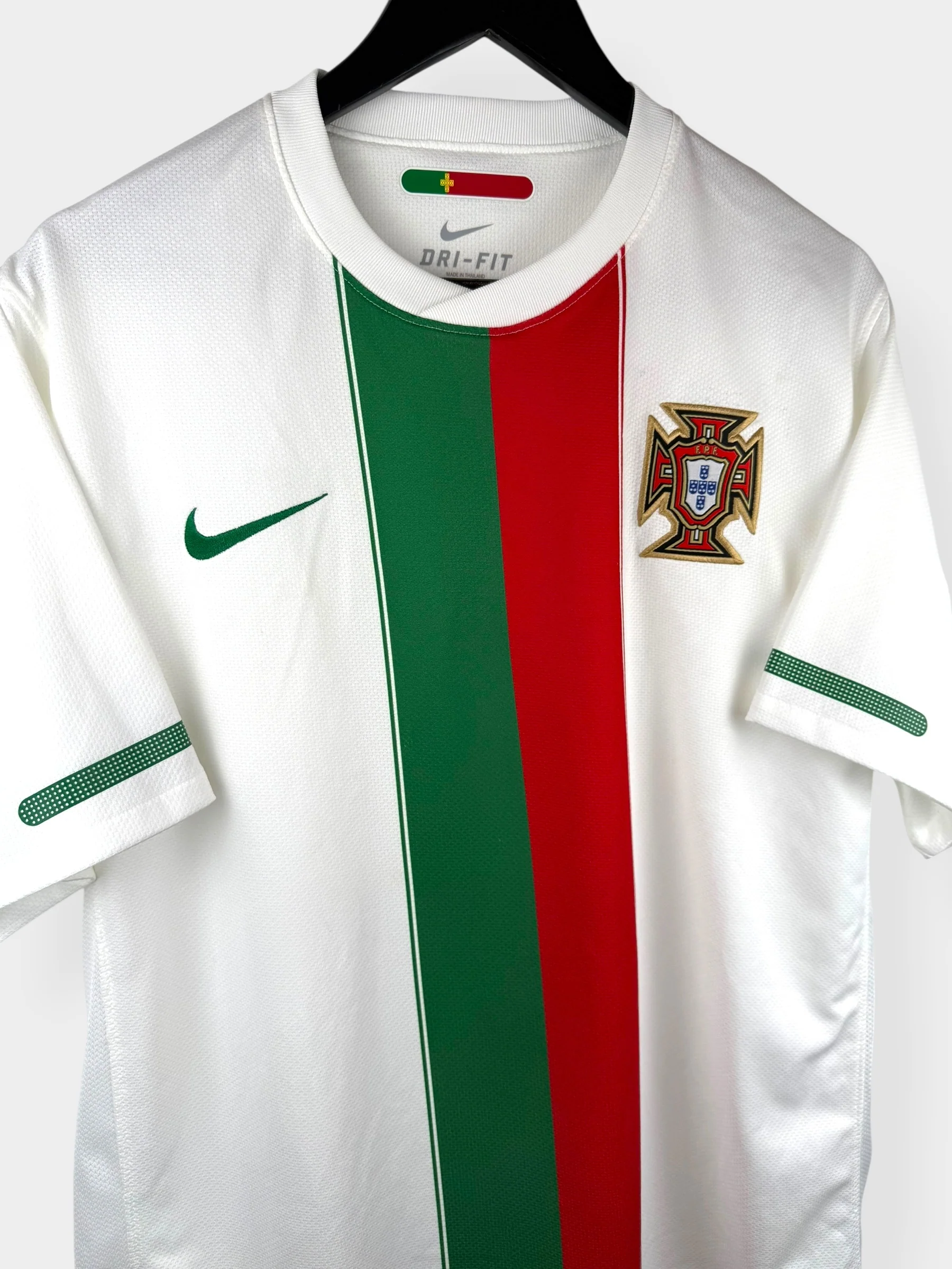 2010-11 PORTUGAL AWAY SHIRT L - Image 3