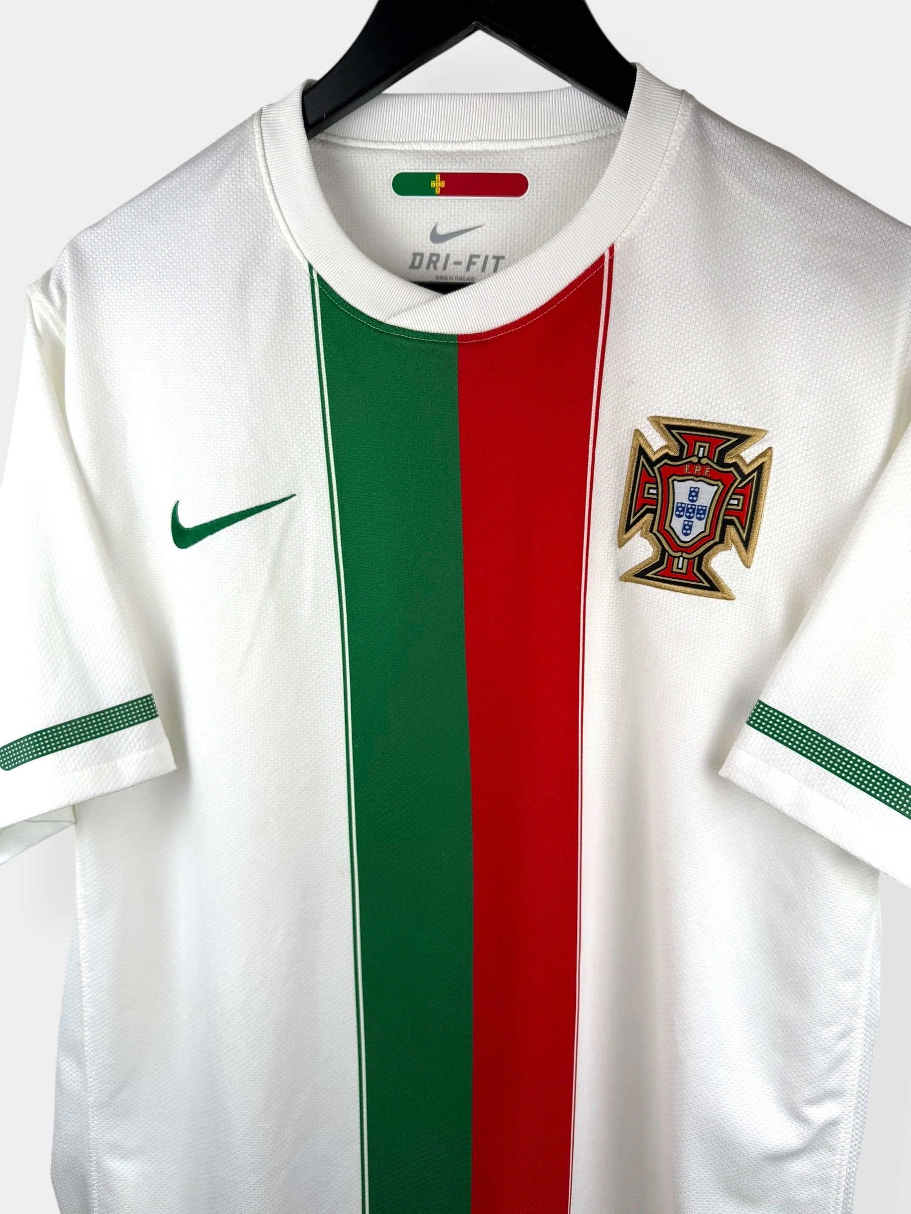 2010-11 PORTUGAL AWAY SHIRT L - Image 4