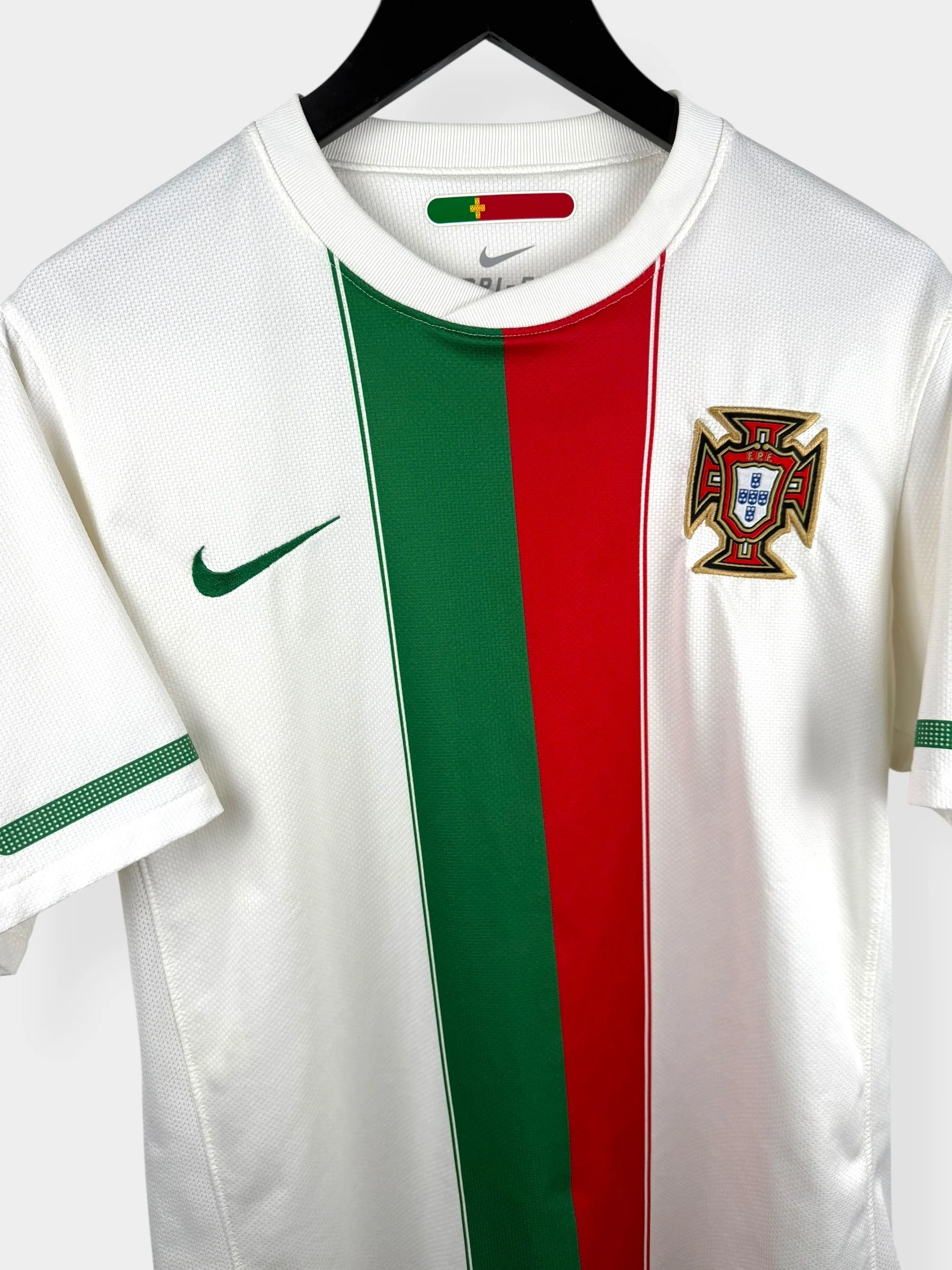 2010-11 PORTUGAL AWAY SHIRT M - Image 3