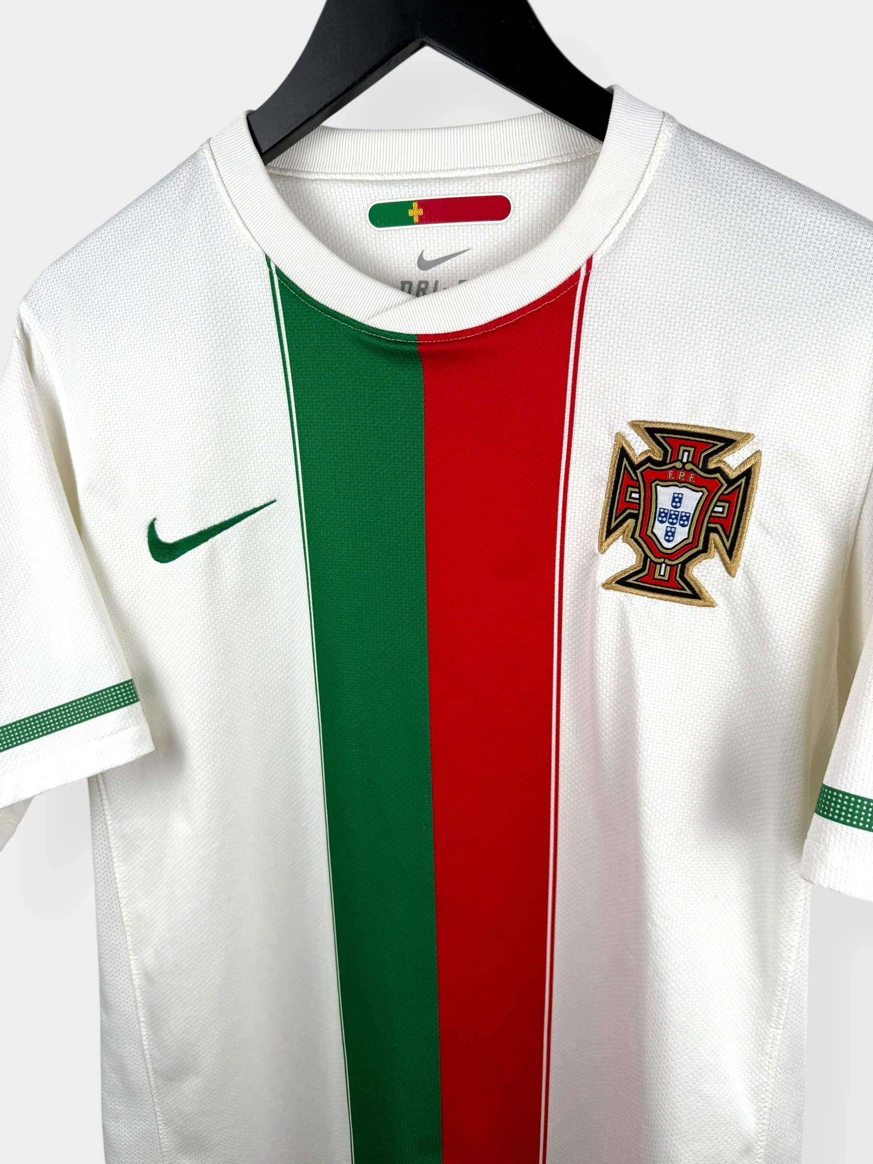 2010-11 PORTUGAL AWAY SHIRT M - Image 4