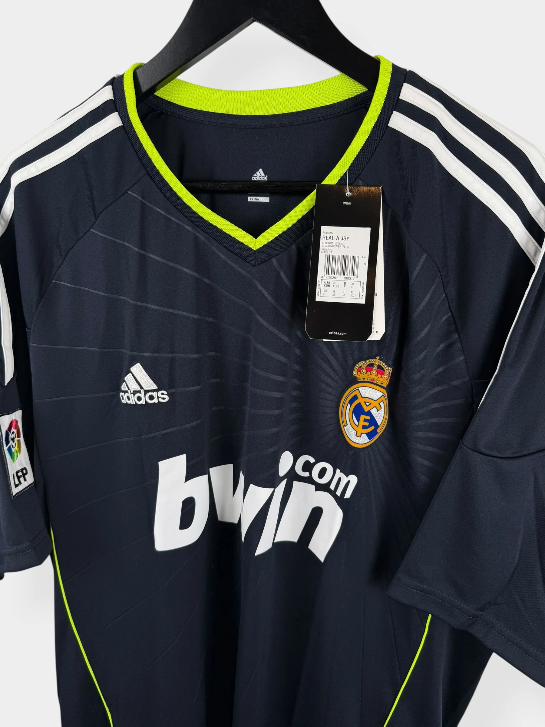 2010-11 REAL MADRID AWAY SHIRT RONALDO #7 XL - Image 4