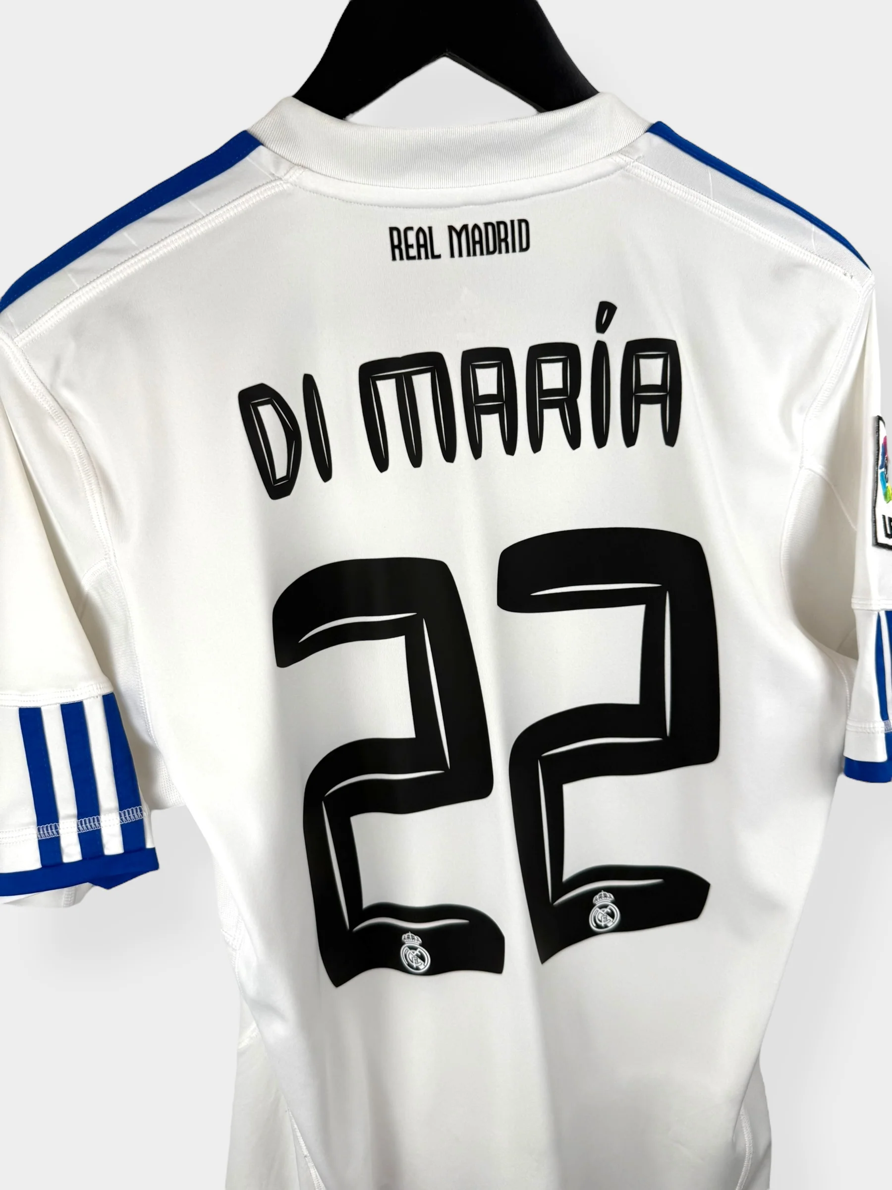 2010-11 REAL MADRID HOME SHIRT DI MARIA #22 S - Image 3