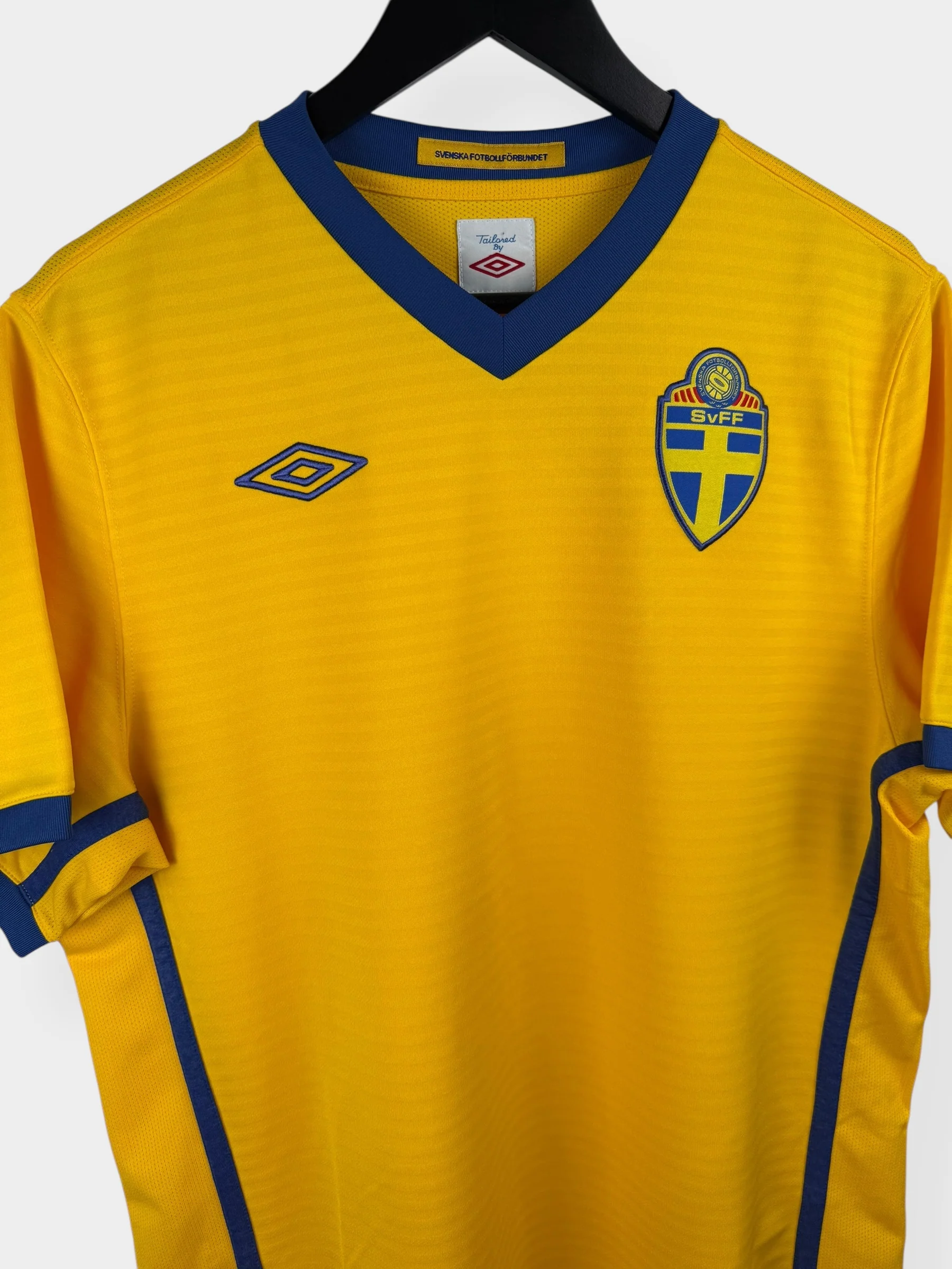 2010-11 SWEDEN HOME SHIRT L - Image 3