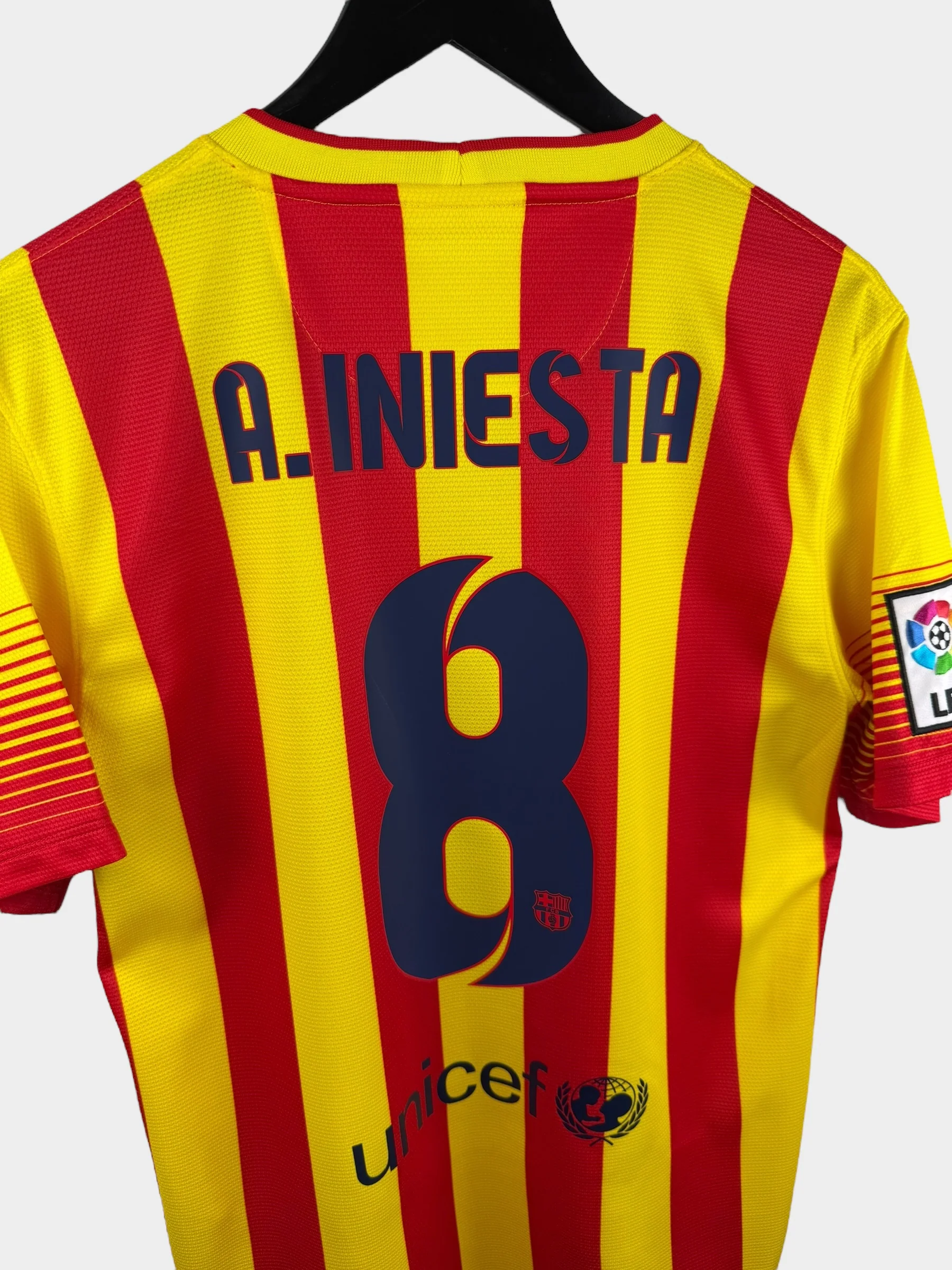 2013-14 BARCELONA AWAY SHIRT INIESTA #8 S - Image 3