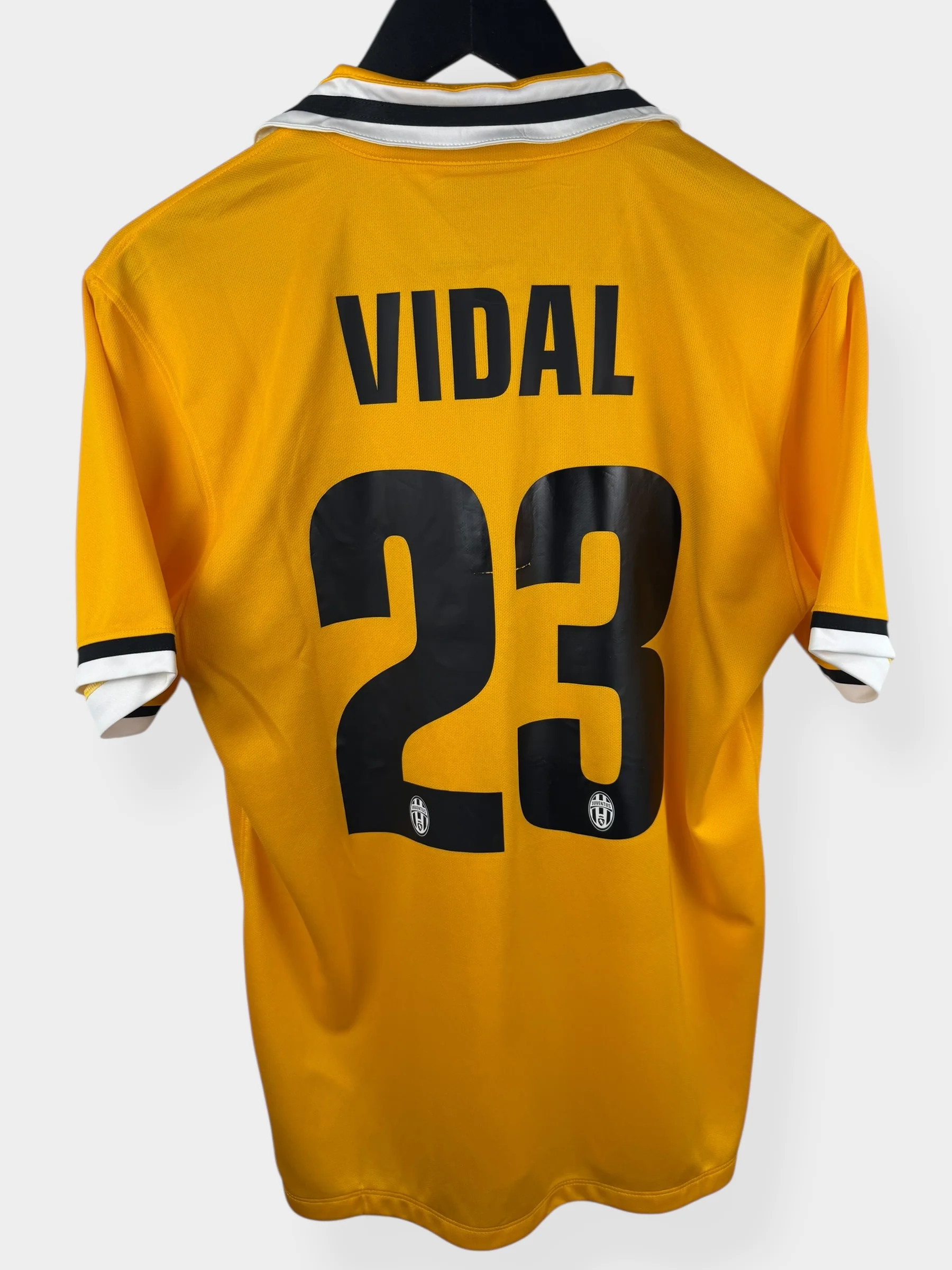 2013-14 JUVENTUS AWAY SHIRT VIDAL #23 M