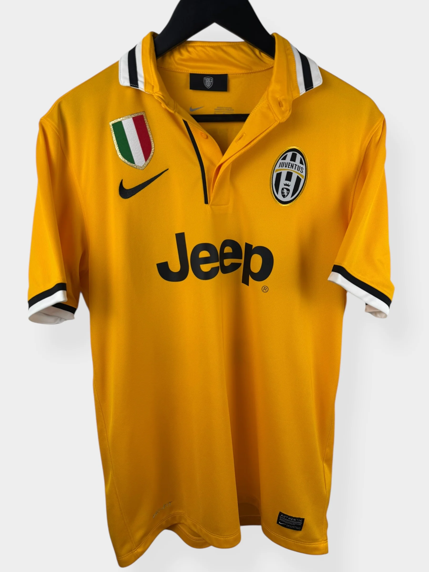 2013-14 JUVENTUS AWAY SHIRT VIDAL #23 M - Image 2