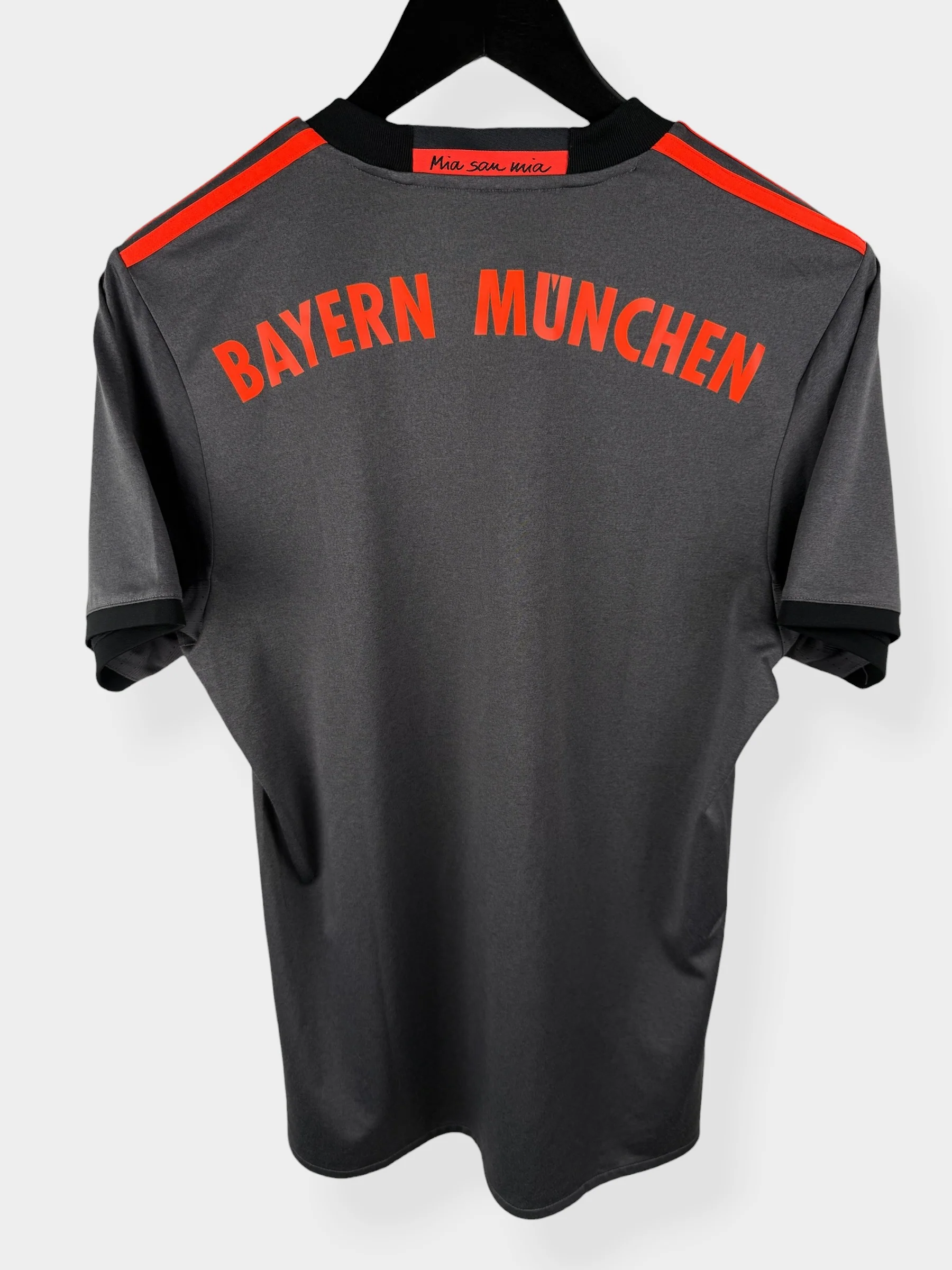 2016-17 BAYERN MUNICH AWAY SHIRT S - Image 2