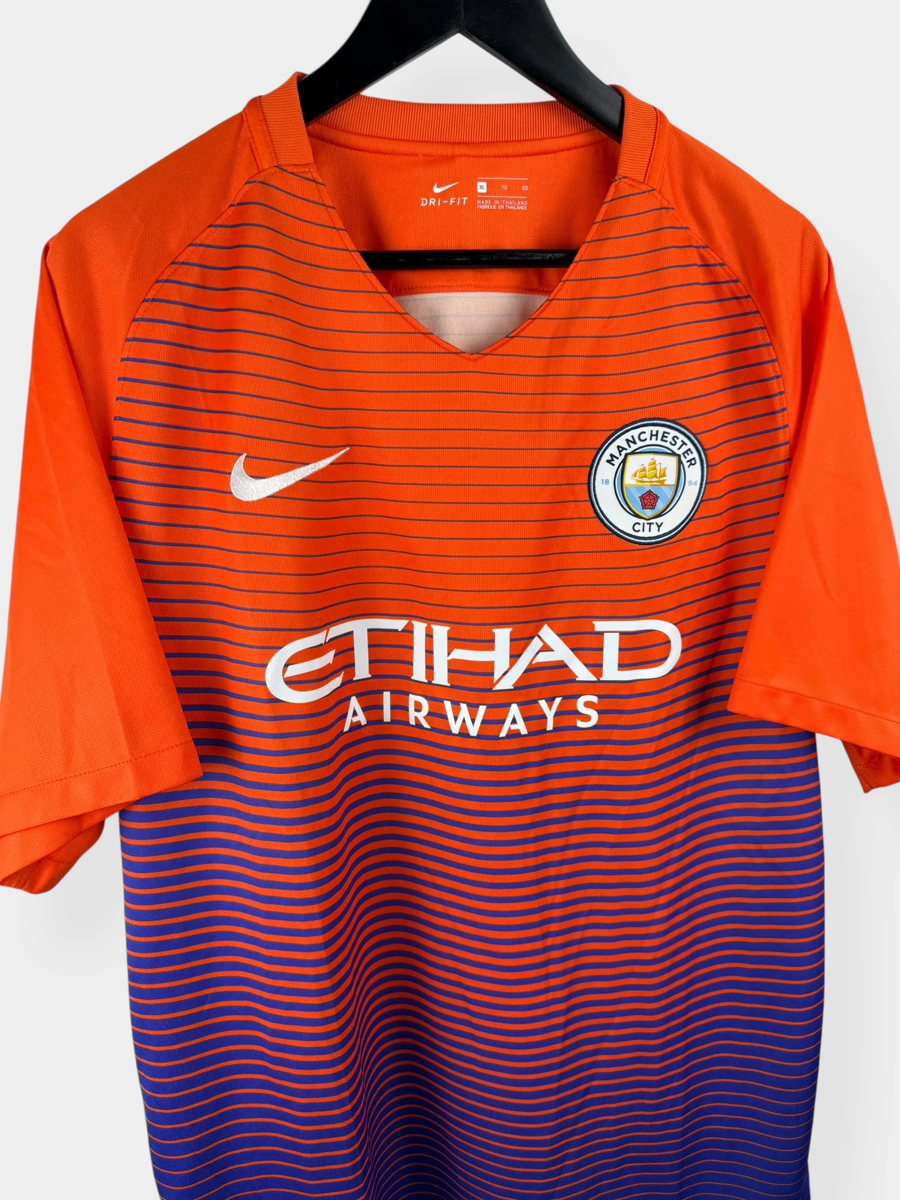 2016-17 MANCHESTER CITY THIRD SHIRT XL - Image 3