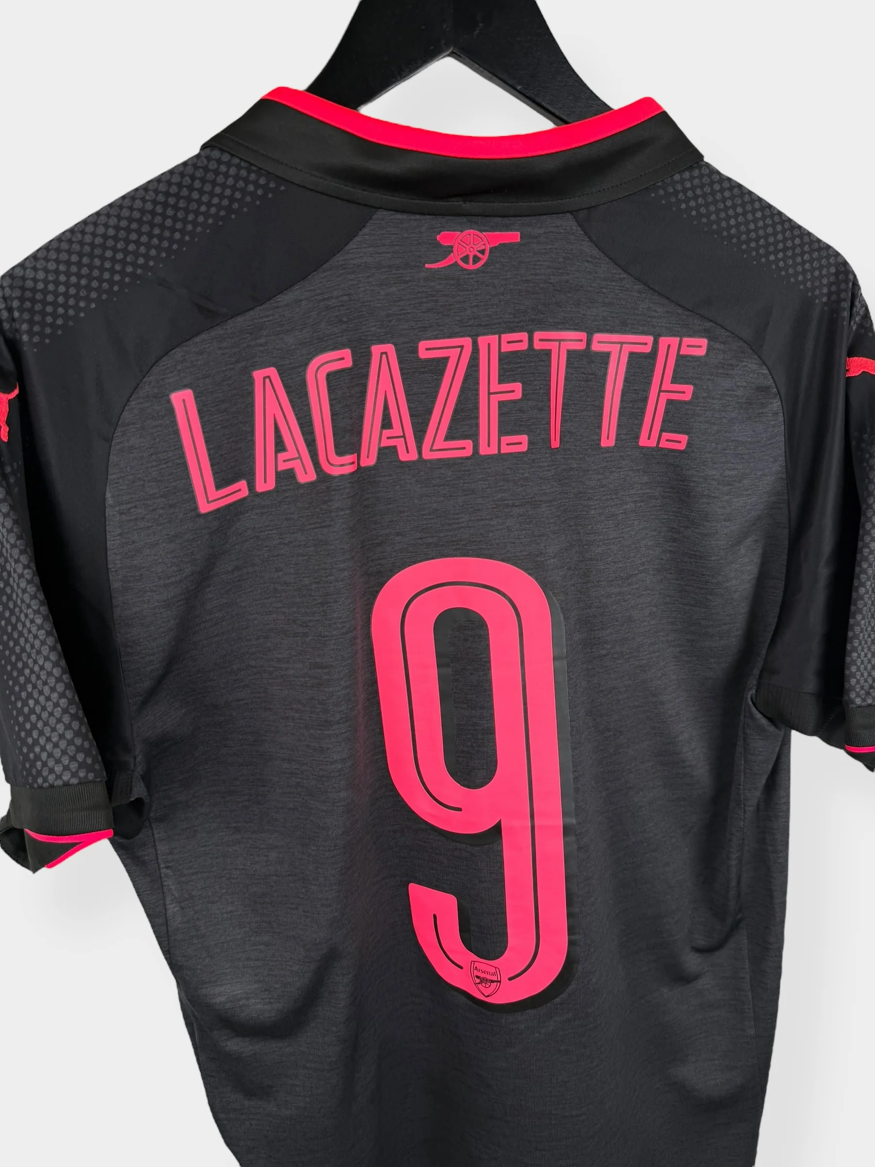 2017-18 ARSENAL THIRD SHIRT LACAZETTE #9 S - Image 3