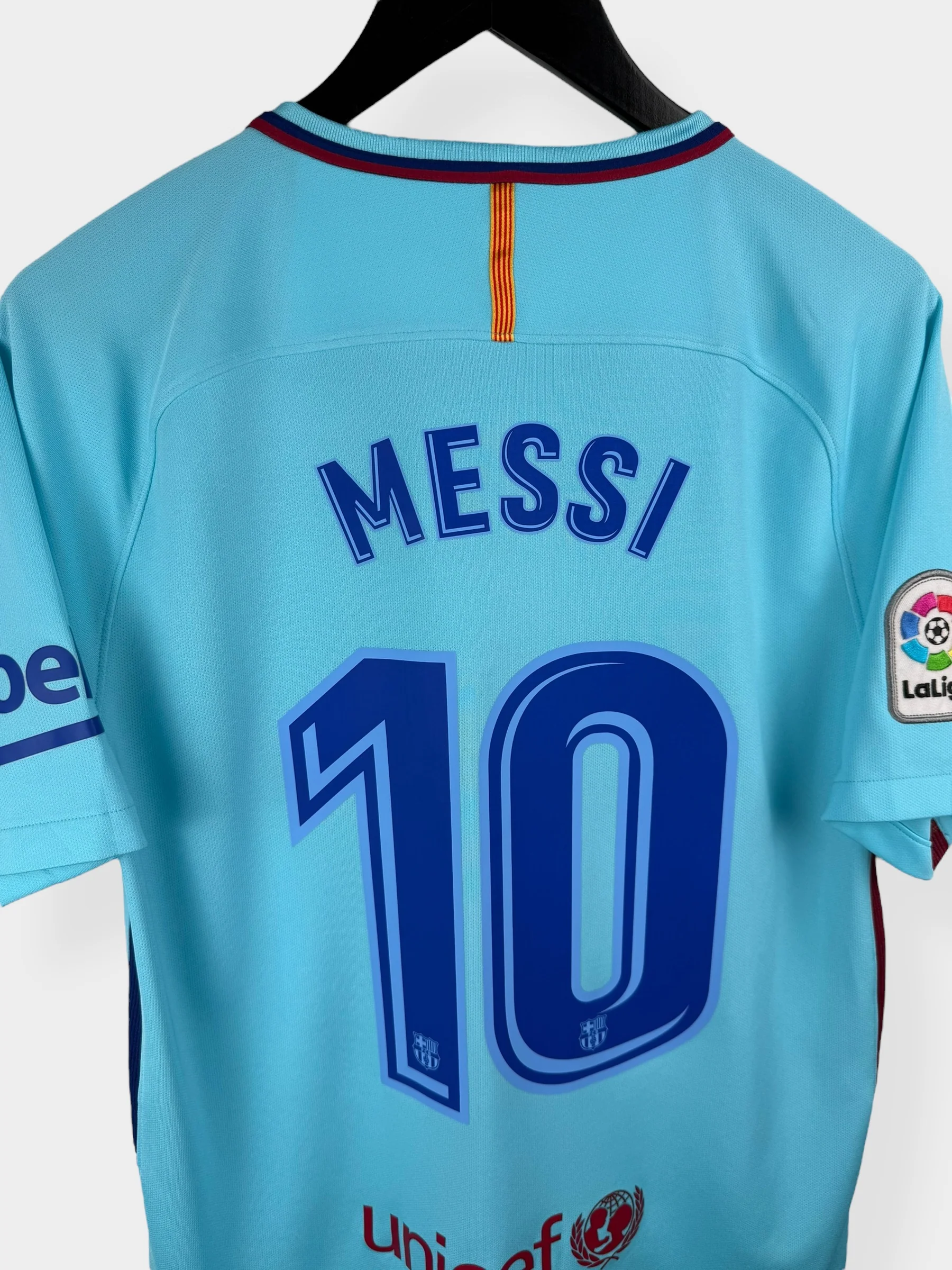 2017-18 BARCELONA AWAY SHIRT MESSI #10 M - Image 3
