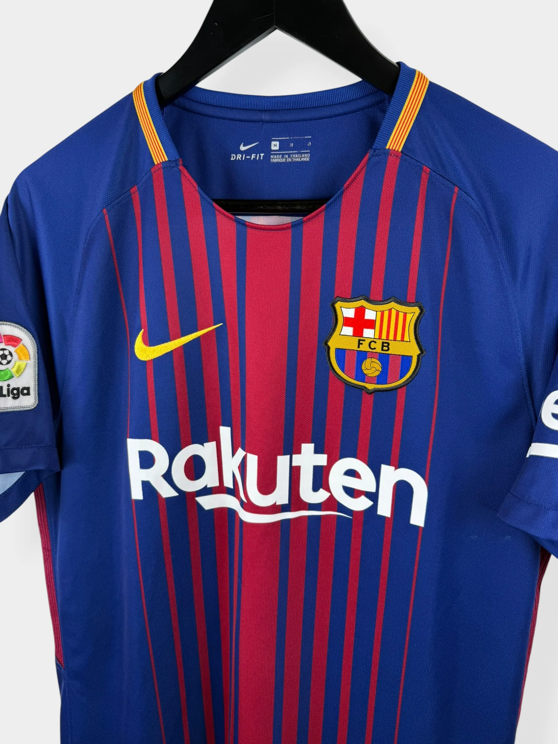 2017-18 BARCELONA HOME SHIRT SUAREZ #9 M - Image 4