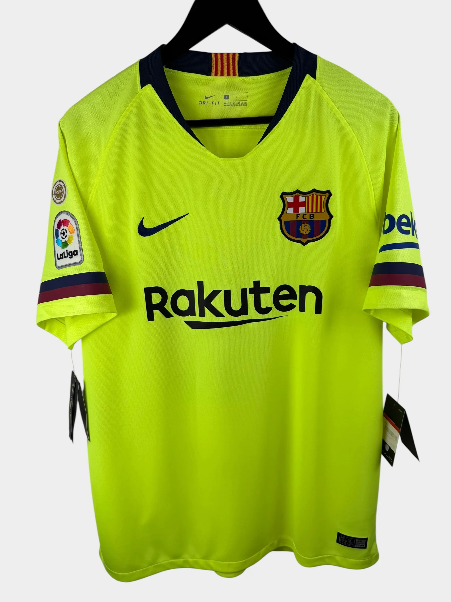 2018-19 BARCELONA AWAY SHIRT MESSI #10 L - Image 2
