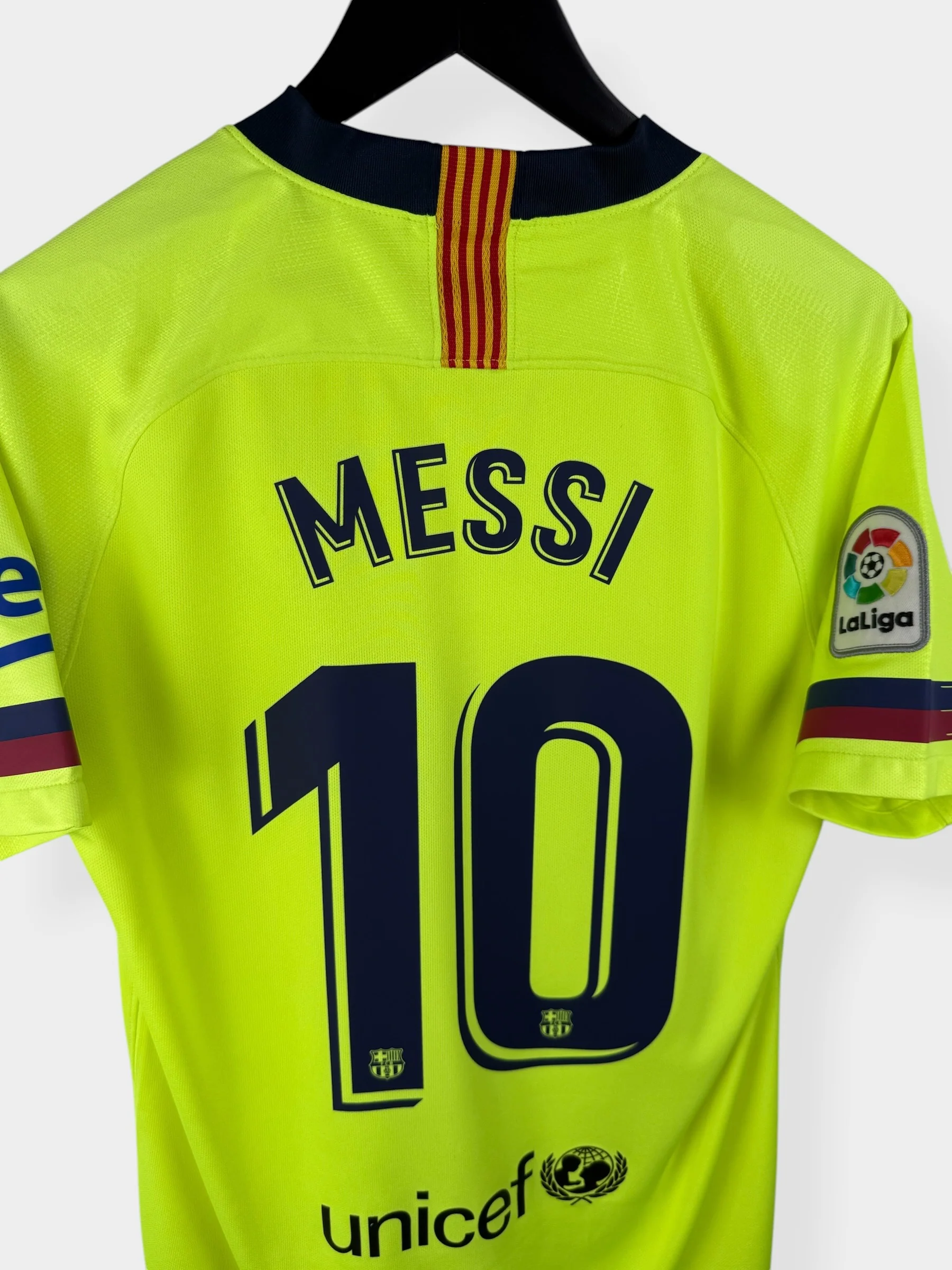 2018-19 BARCELONA AWAY SHIRT MESSI #10 M - Image 3