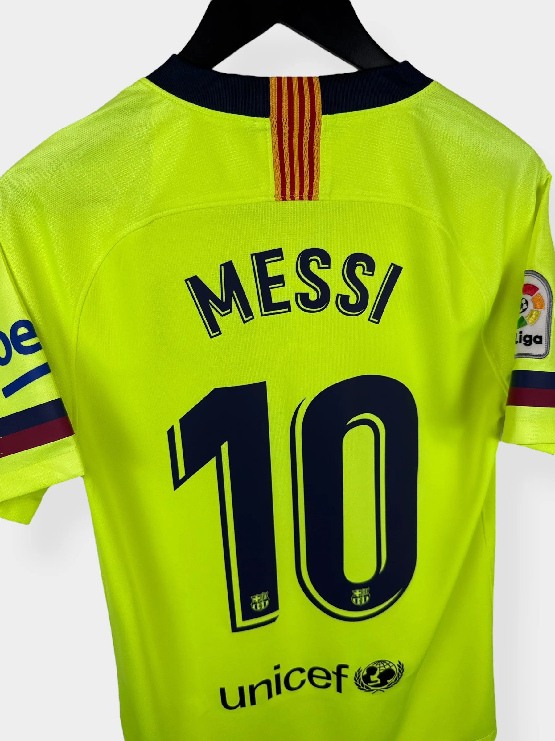 2018-19 BARCELONA AWAY SHIRT MESSI #10 S - Image 3