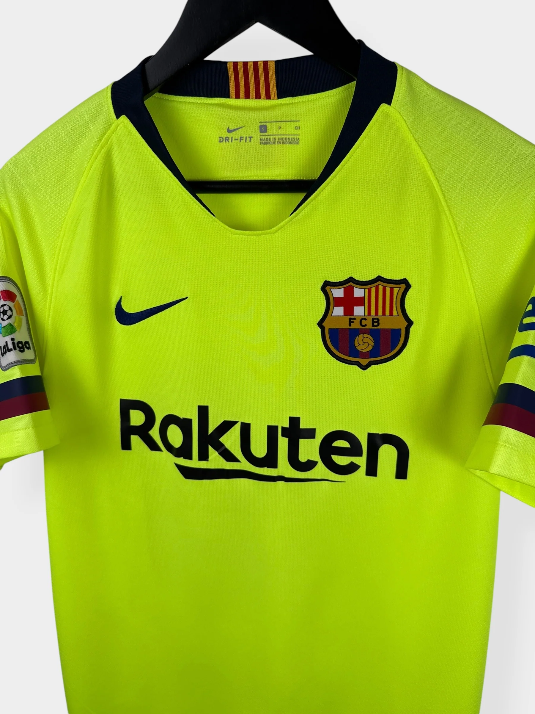 2018-19 BARCELONA AWAY SHIRT MESSI #10 S - Image 4