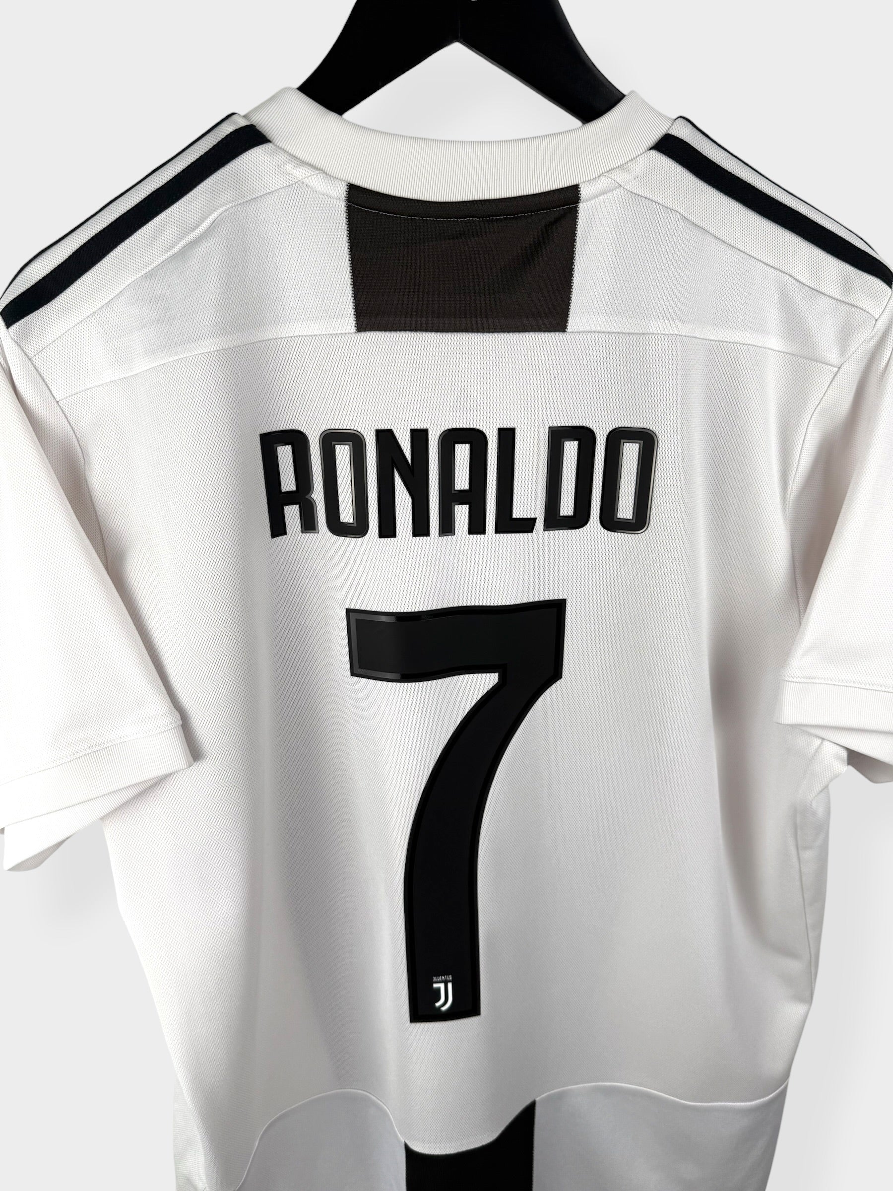 2018-19 JUVENTUS HOME SHIRT RONALDO #7 L - Image 3