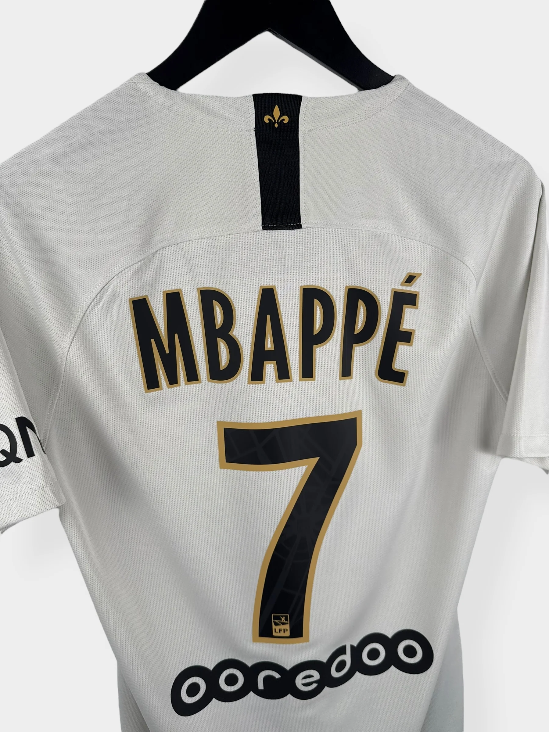 2018-19 PARIS SAINT-GERMAIN AWAY SHIRT MBAPPE #7 S - Image 3