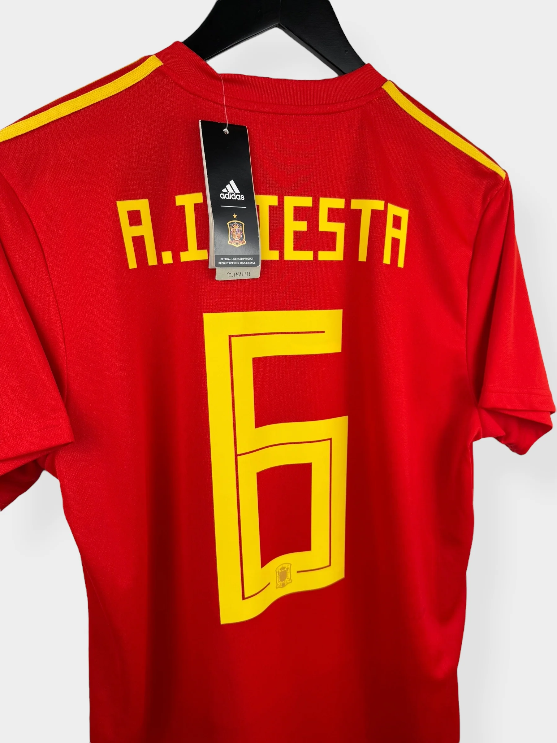 2018-19 SPAIN HOME SHIRT INIESTA #6 M - Image 3