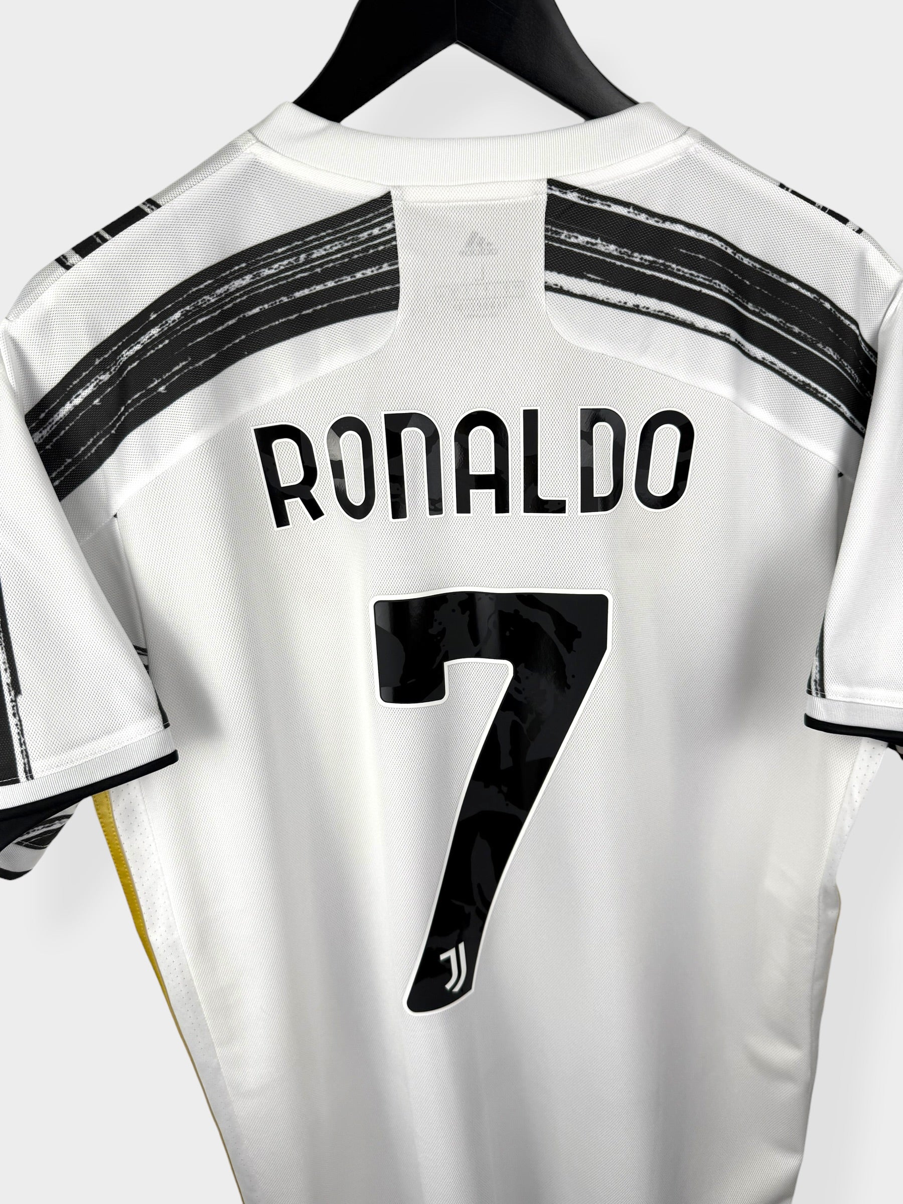 2020-21 JUVENTUS HOME SHIRT RONALDO #7 M - Image 3
