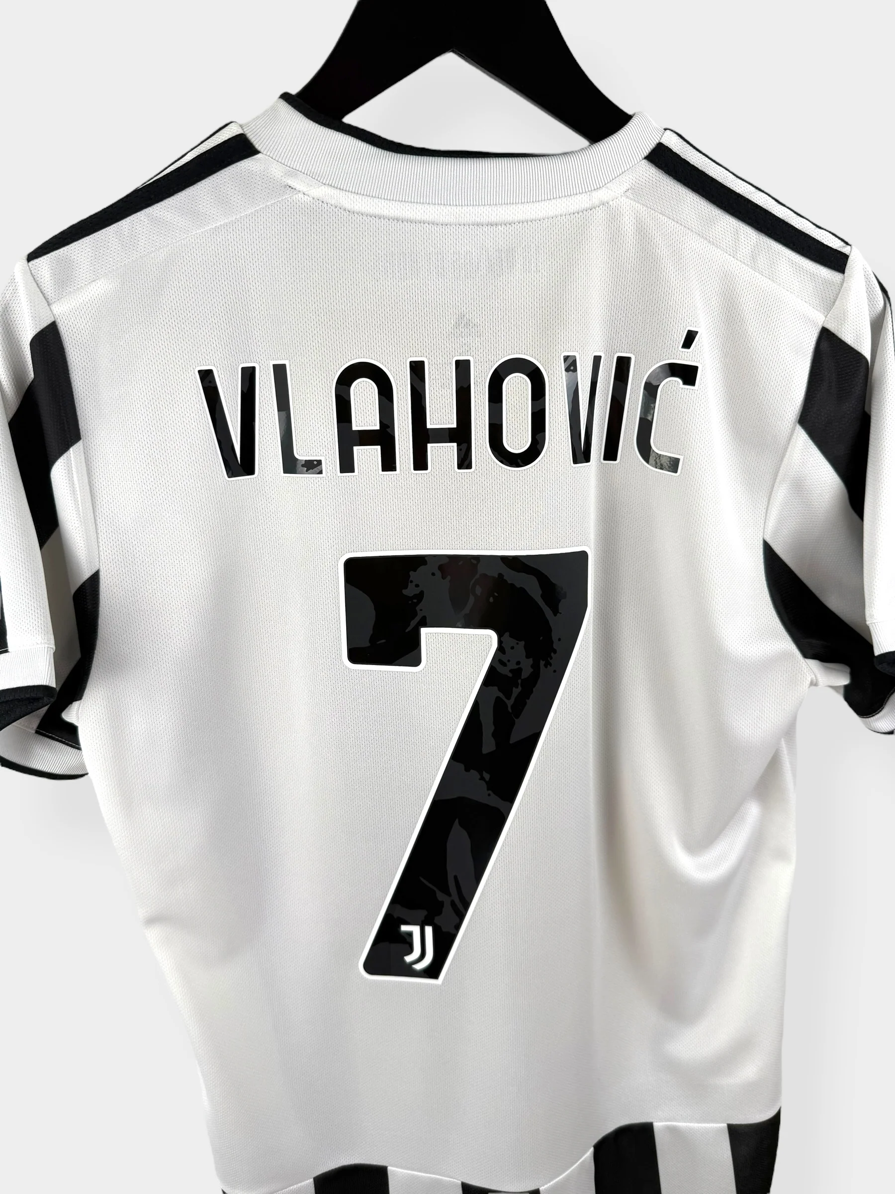 2021-22 JUVENTUS HOME SHIRT VLAHOVIC #7 S - Image 3