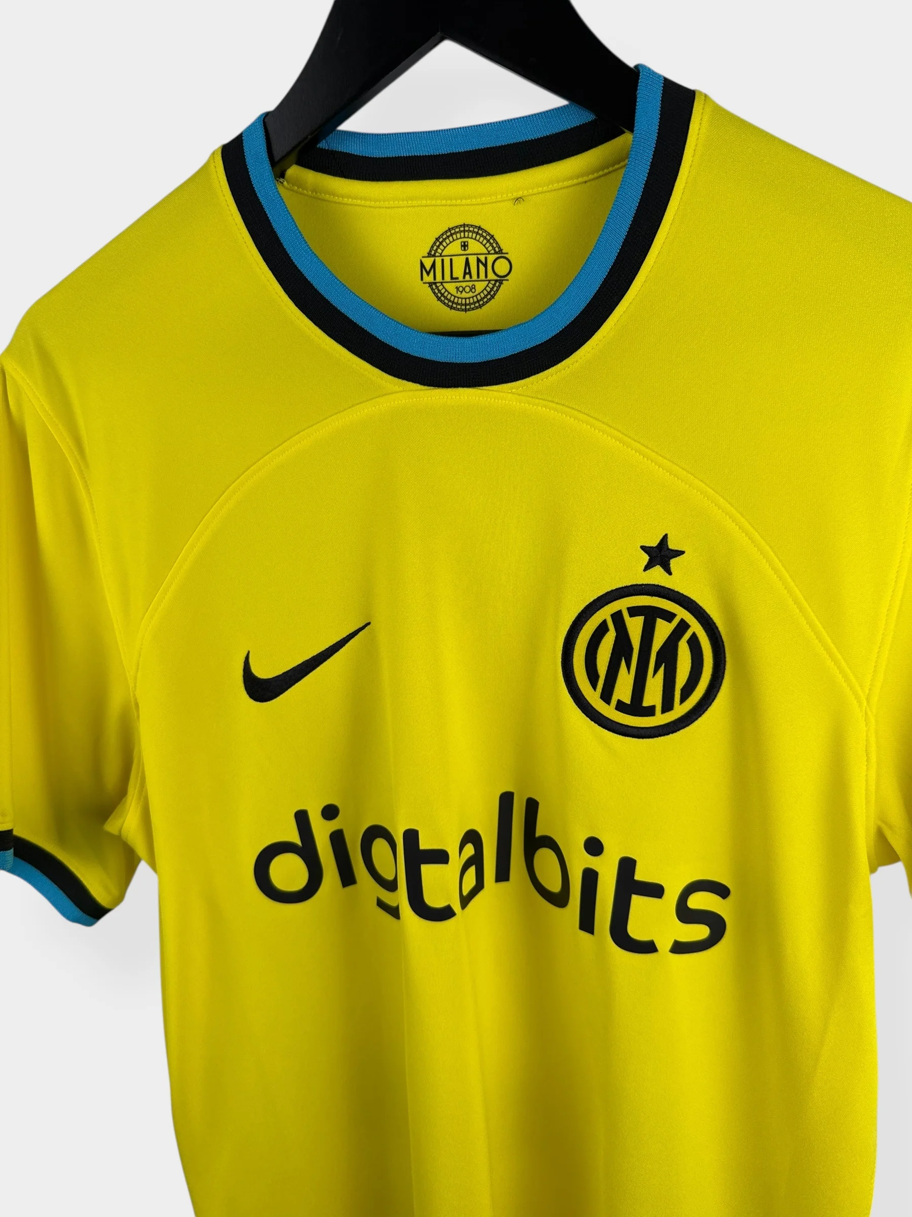 2022-23 INTER MILAN THIRD SHIRT BARELLA #23 M - Image 4