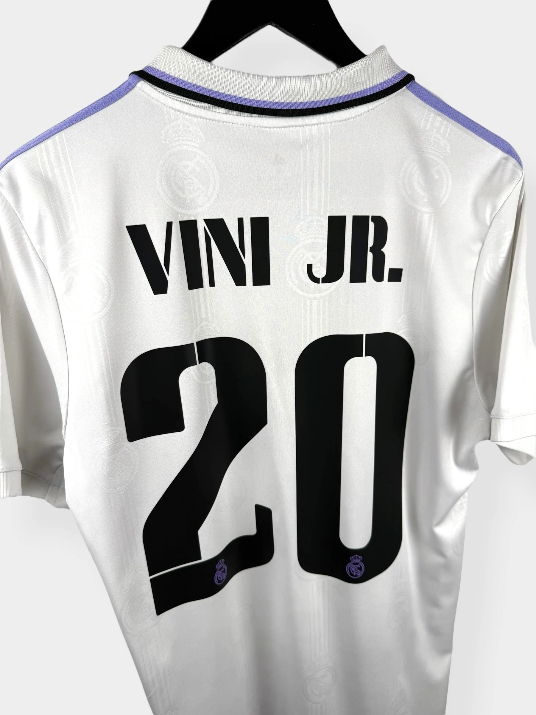 2022-23 REAL MADRID HOME SHIRT VINI JR. #20 M - Image 3